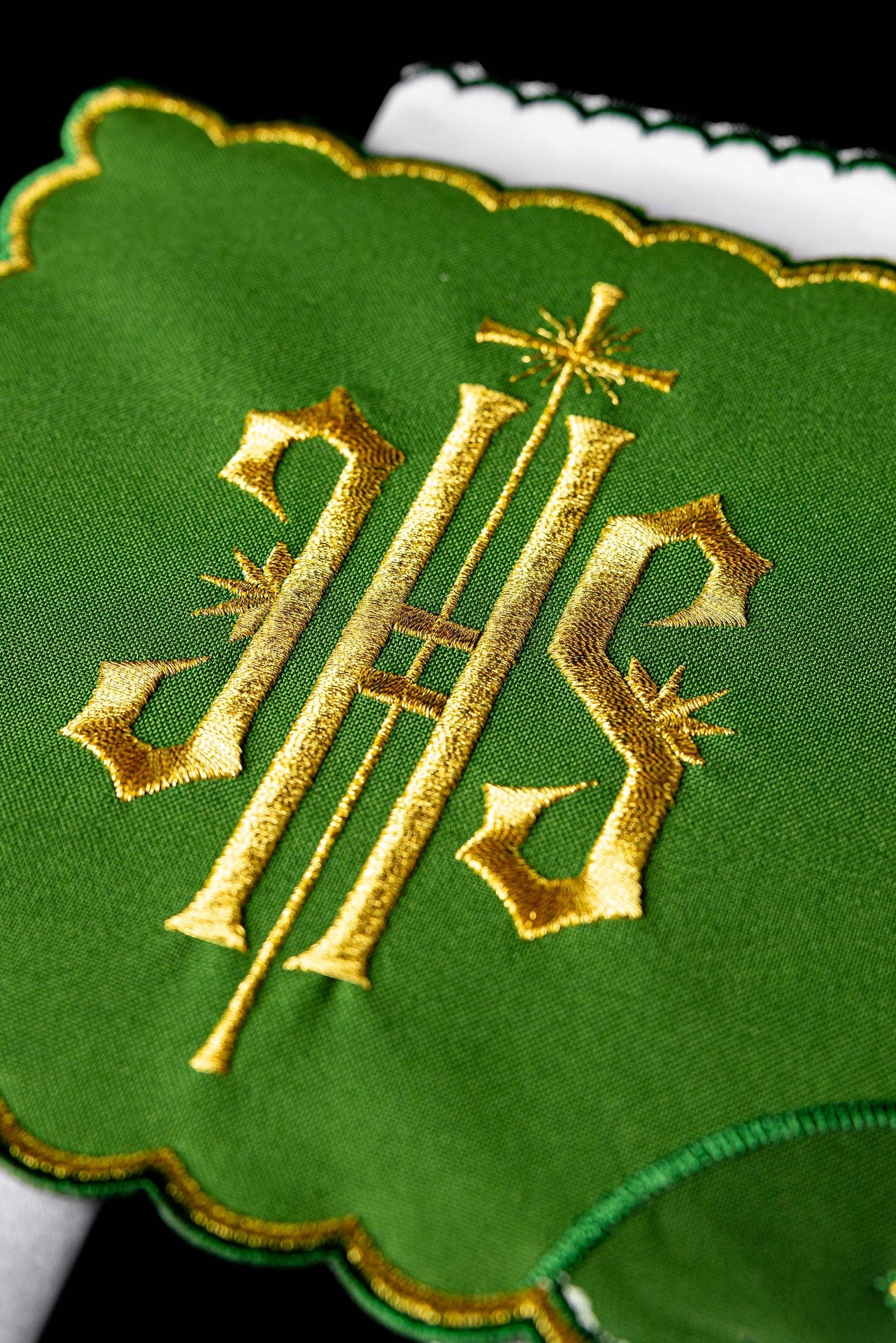 Embroidered Chalice Set Green IHS