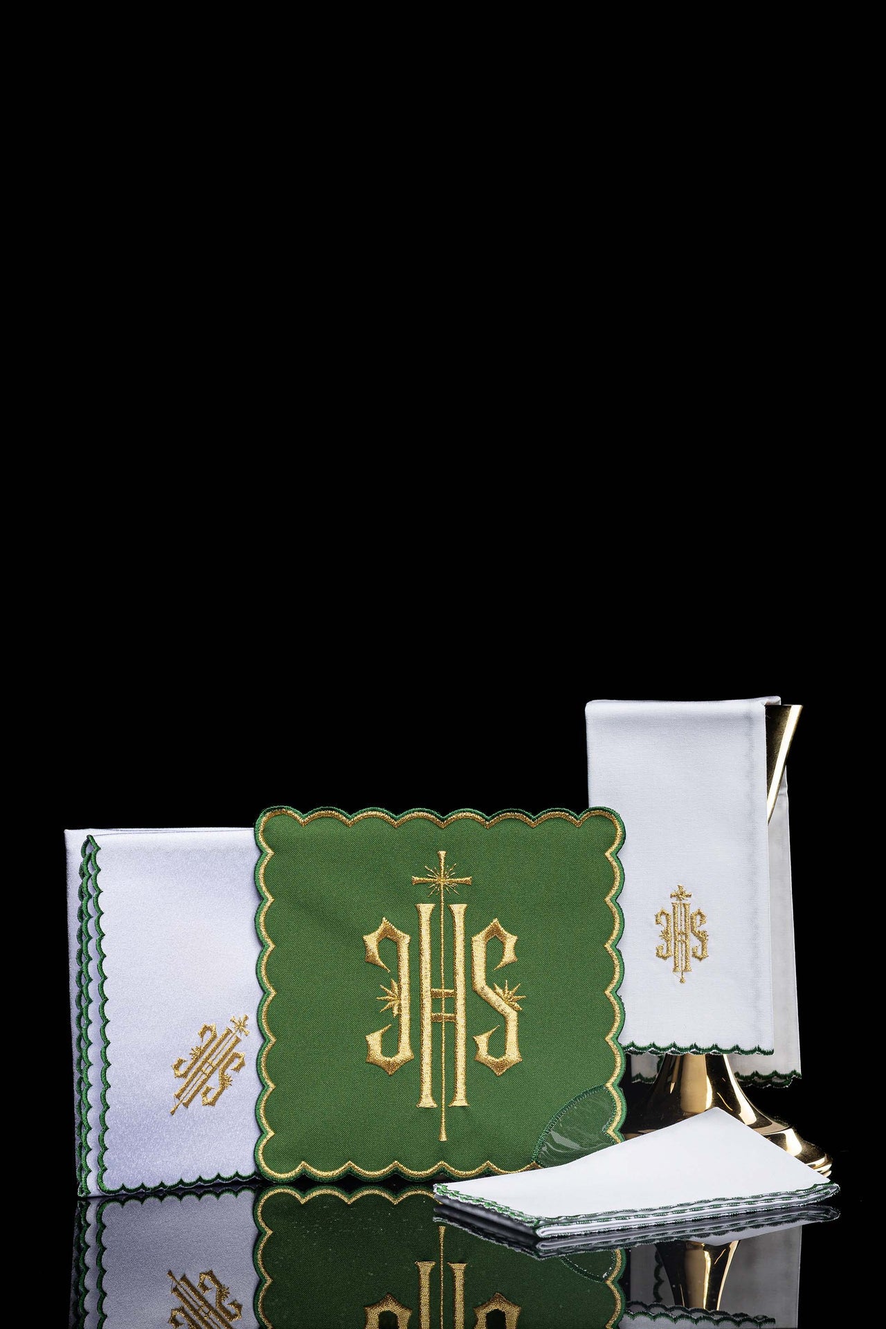Embroidered Chalice Set Green IHS