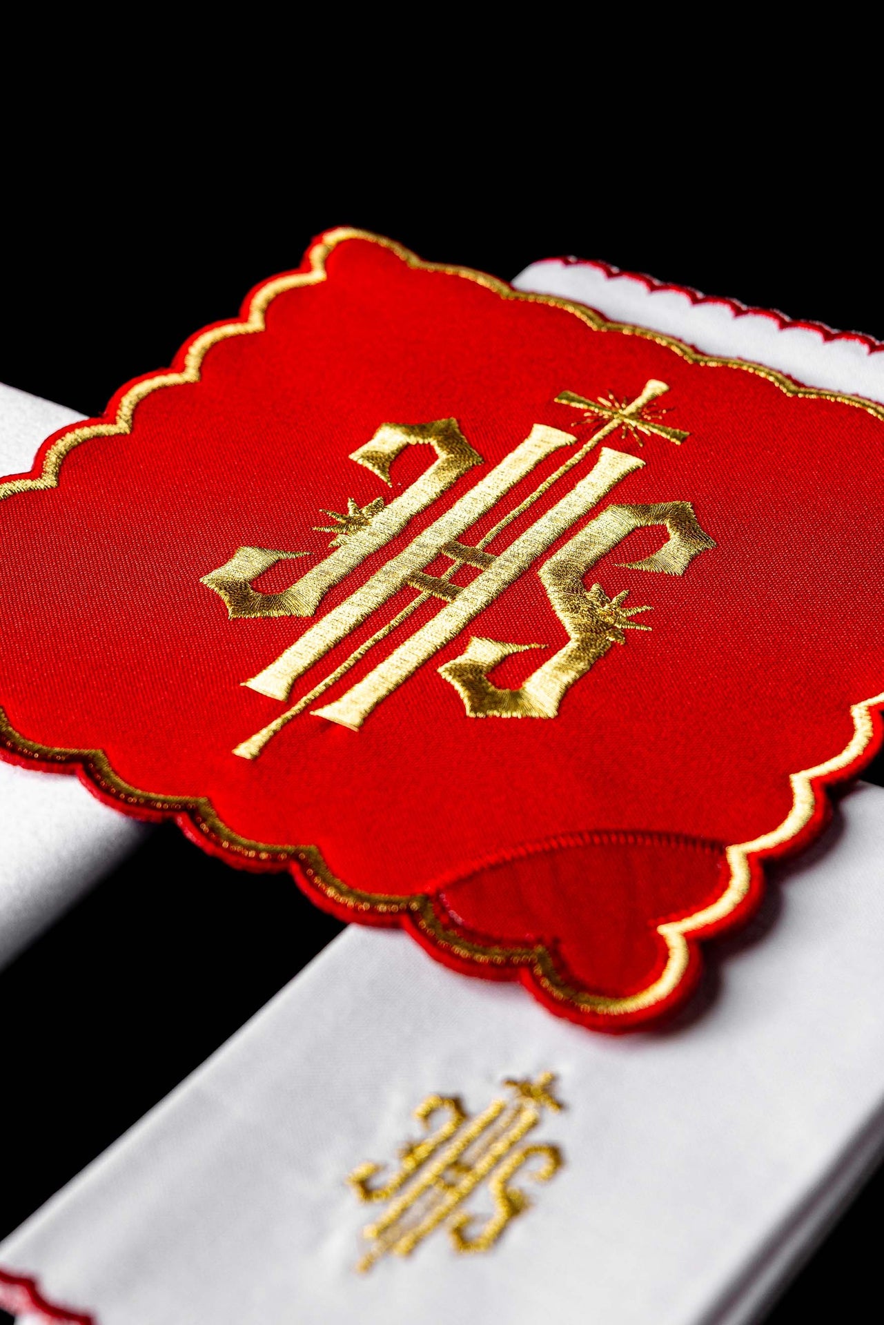 Embroidered Chalice Set Red IHS