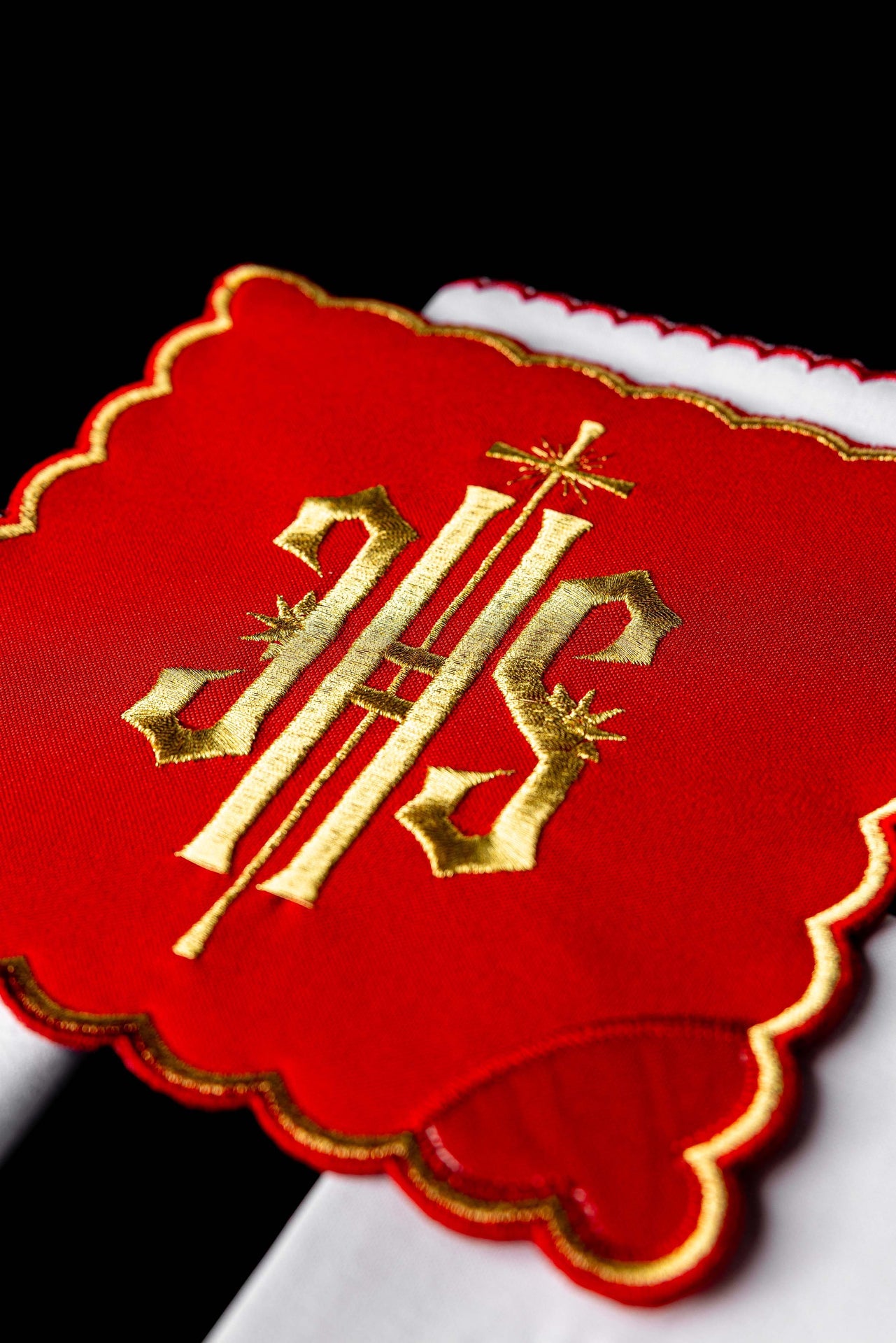 Embroidered Chalice Set Red IHS
