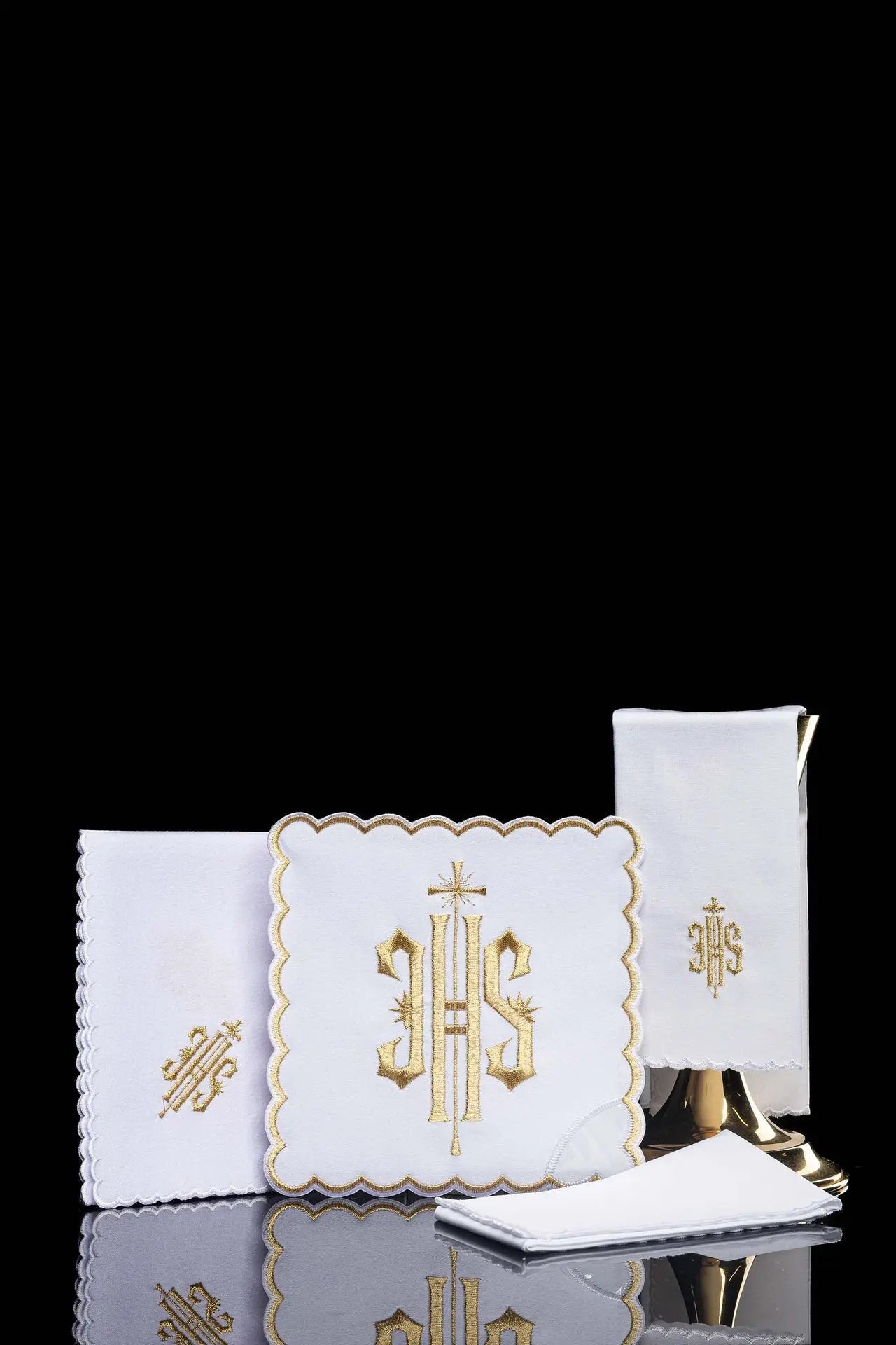 Embroidered Chalice Linen Set: Gold IHS Motif