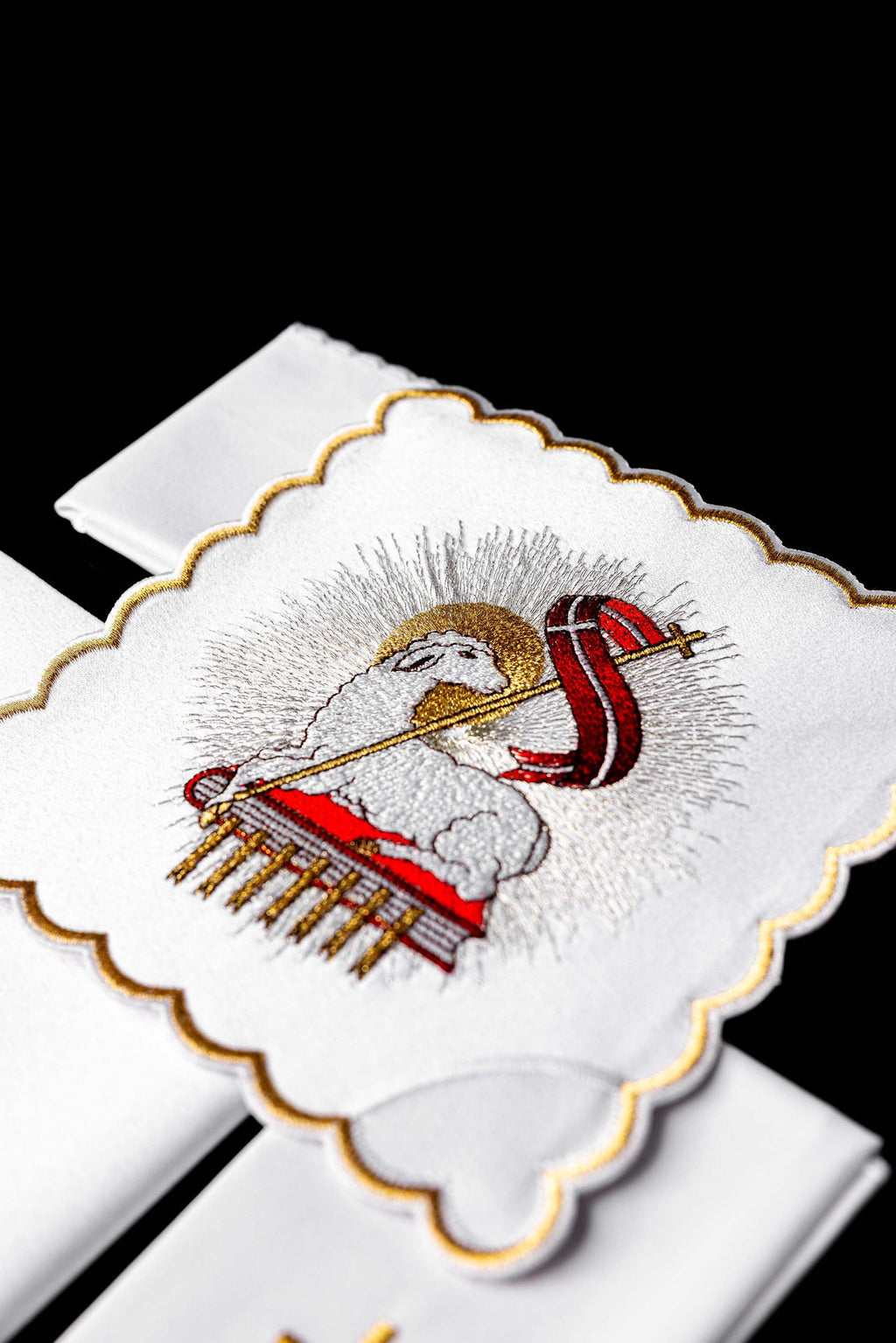 Bielizna kielichowa haftowana Baranek - ORNATY.PL