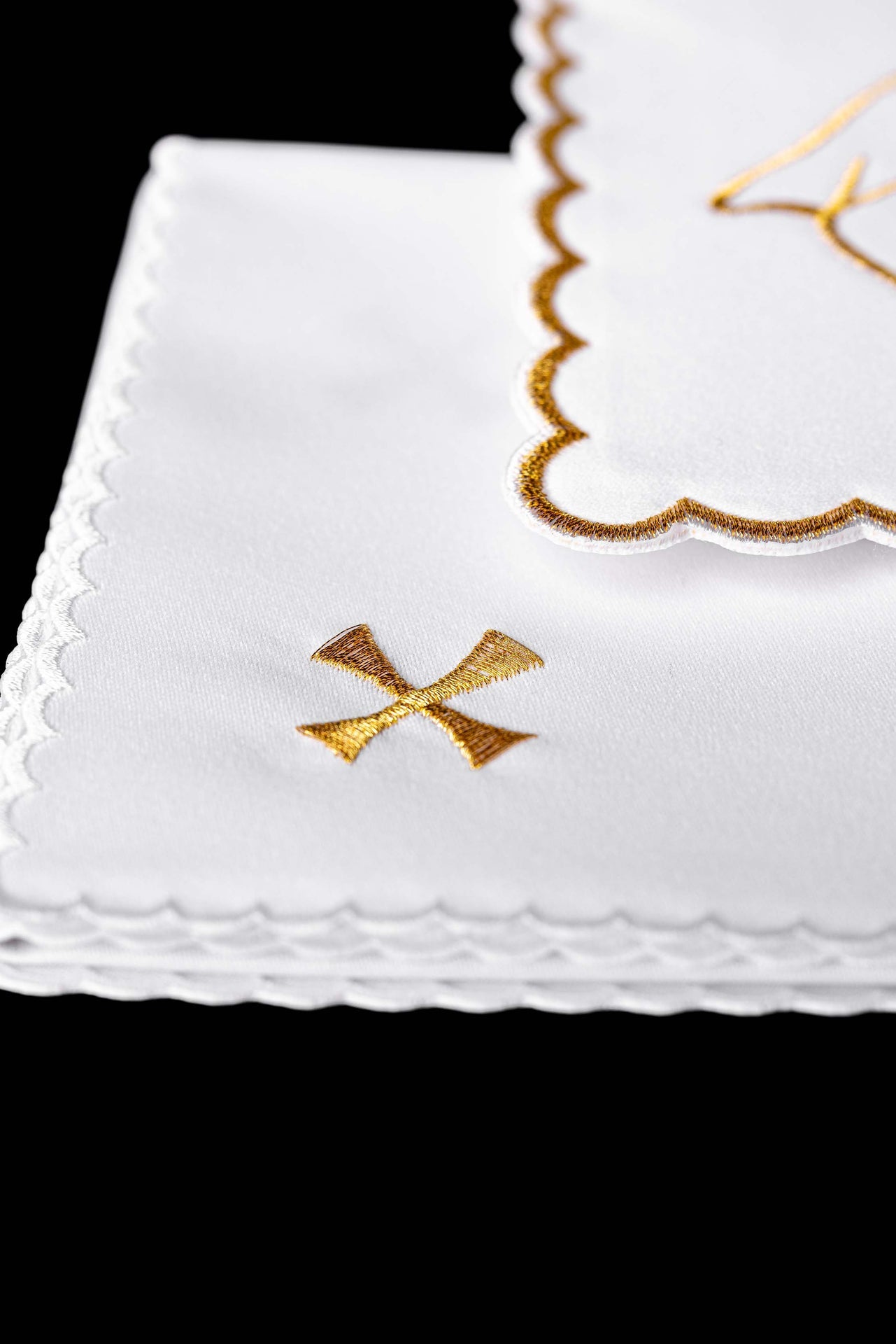 Chalice linen with Holy Family embroidery