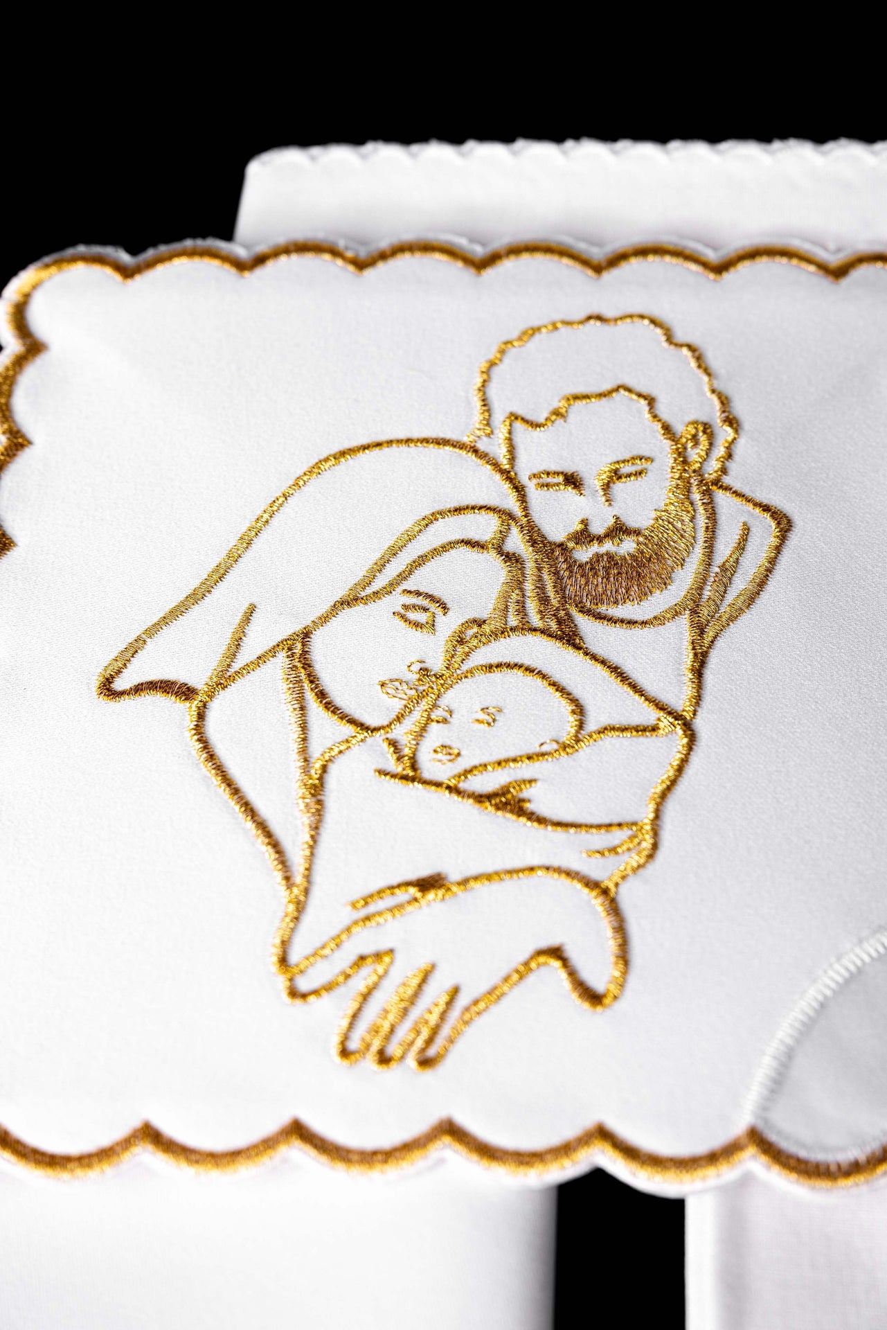 Chalice linen with Holy Family embroidery