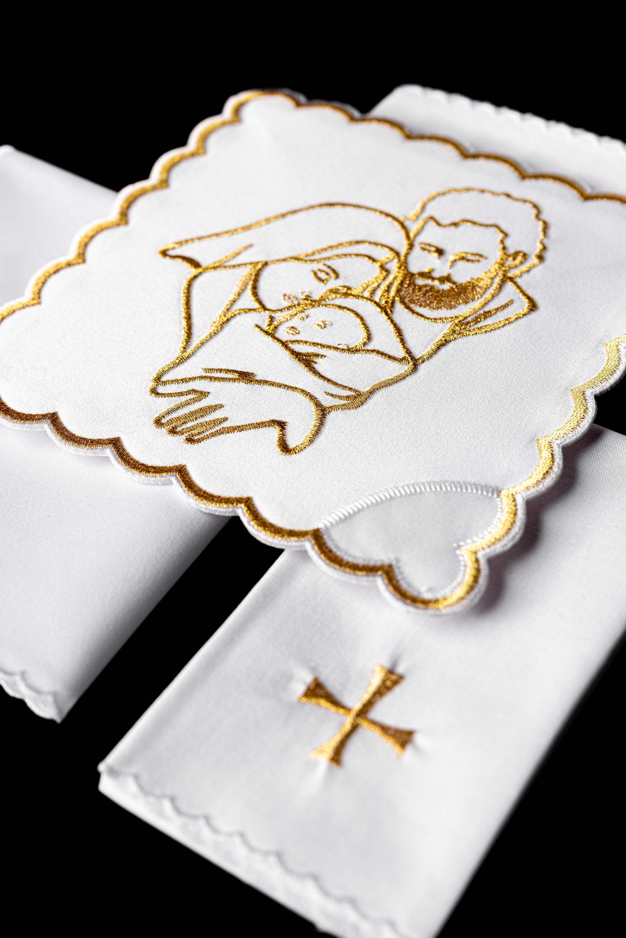Chalice linen with Holy Family embroidery