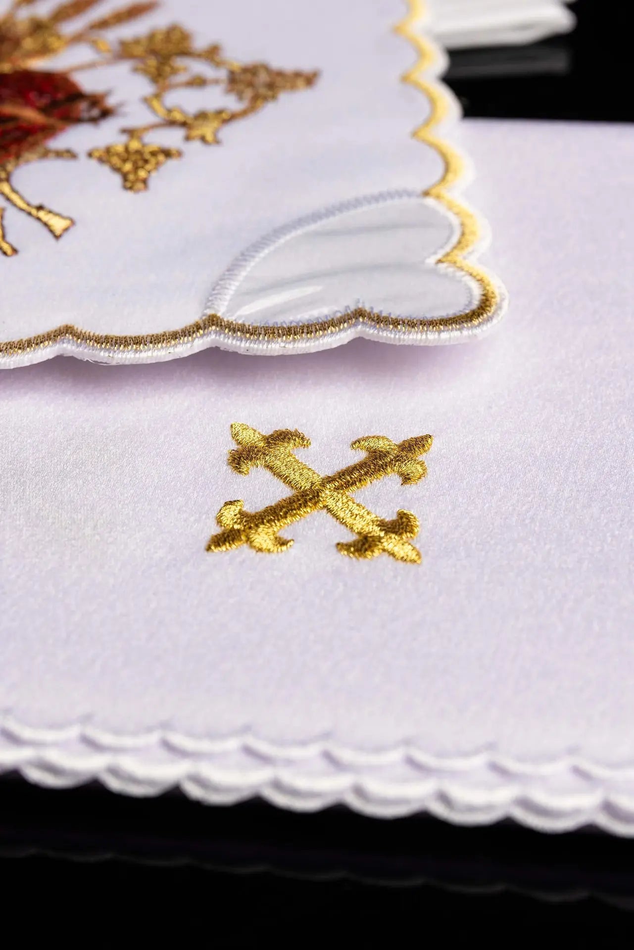 Chalice linen embroidered with the Heart of Jesus