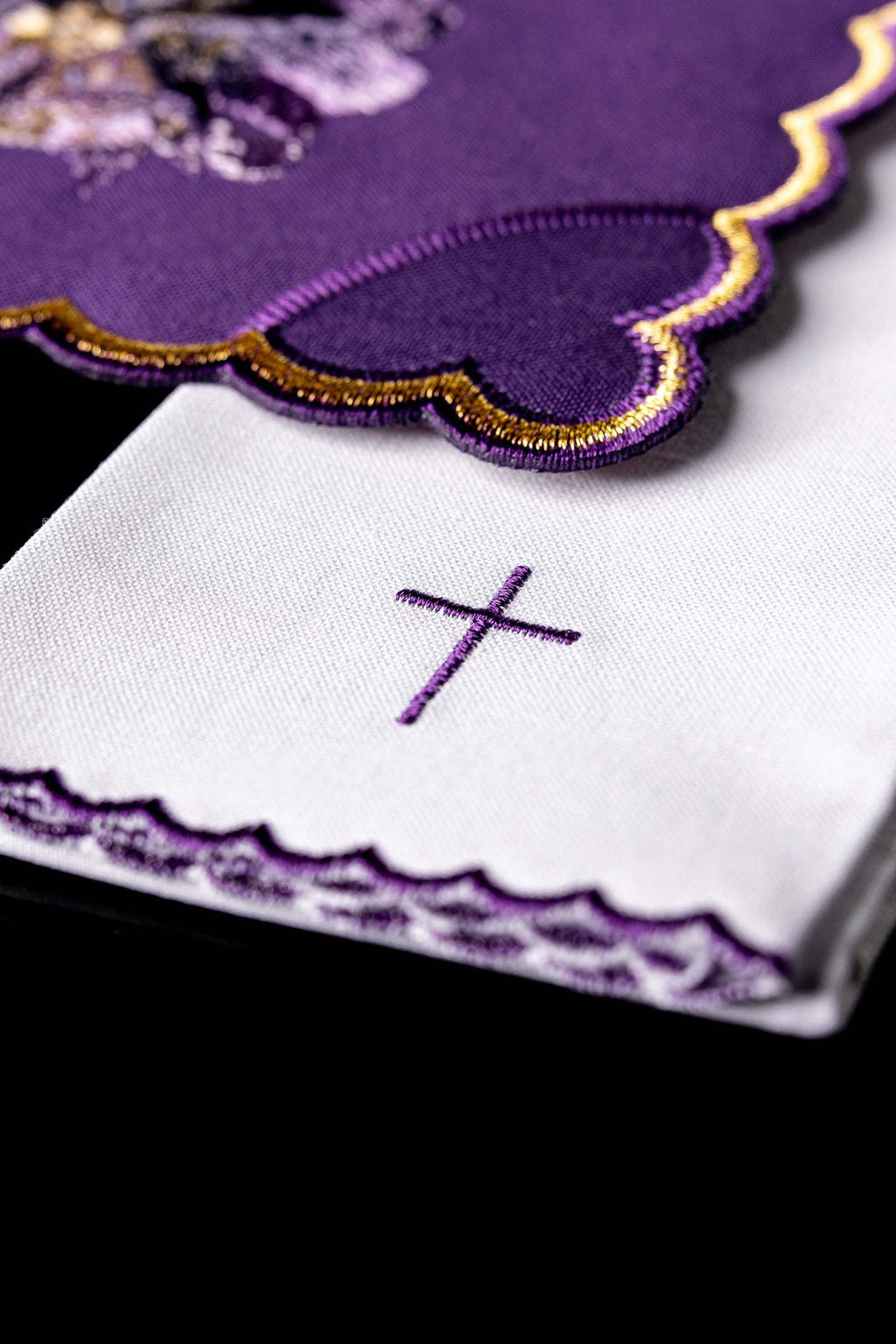Advent embroidered chalice linen
