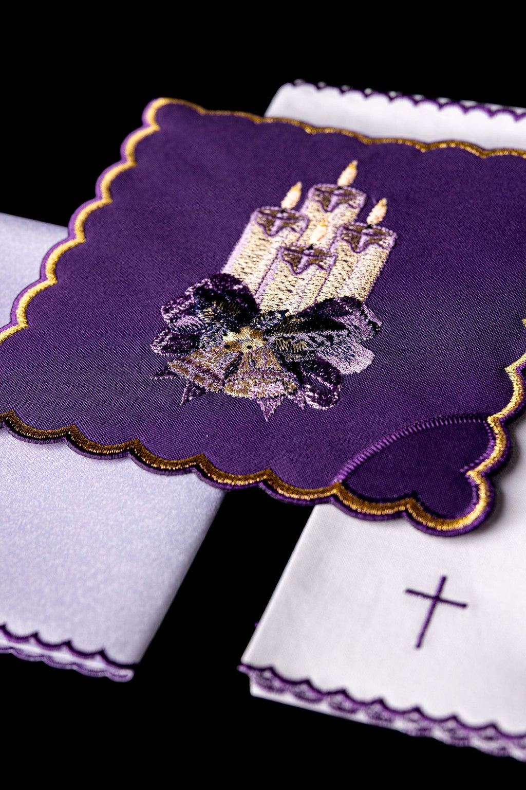 Advent embroidered chalice linen