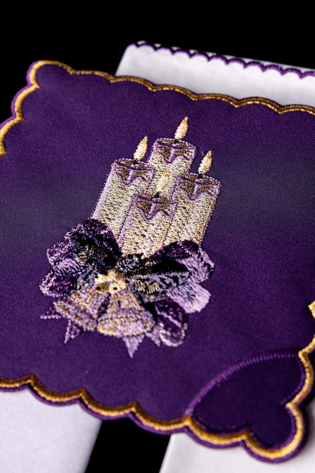 Advent embroidered chalice linen