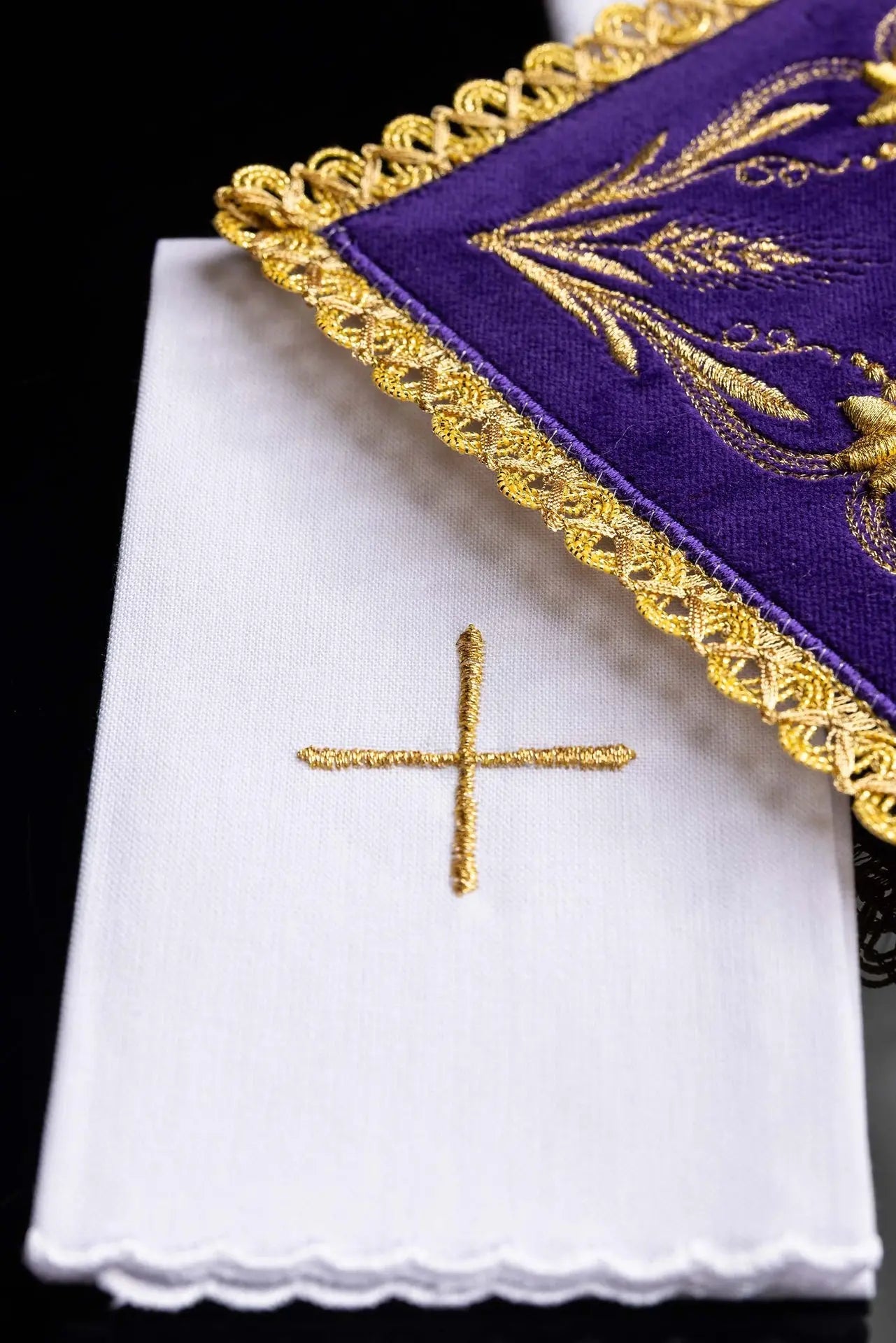 Embroidered velvet cup linen Purple