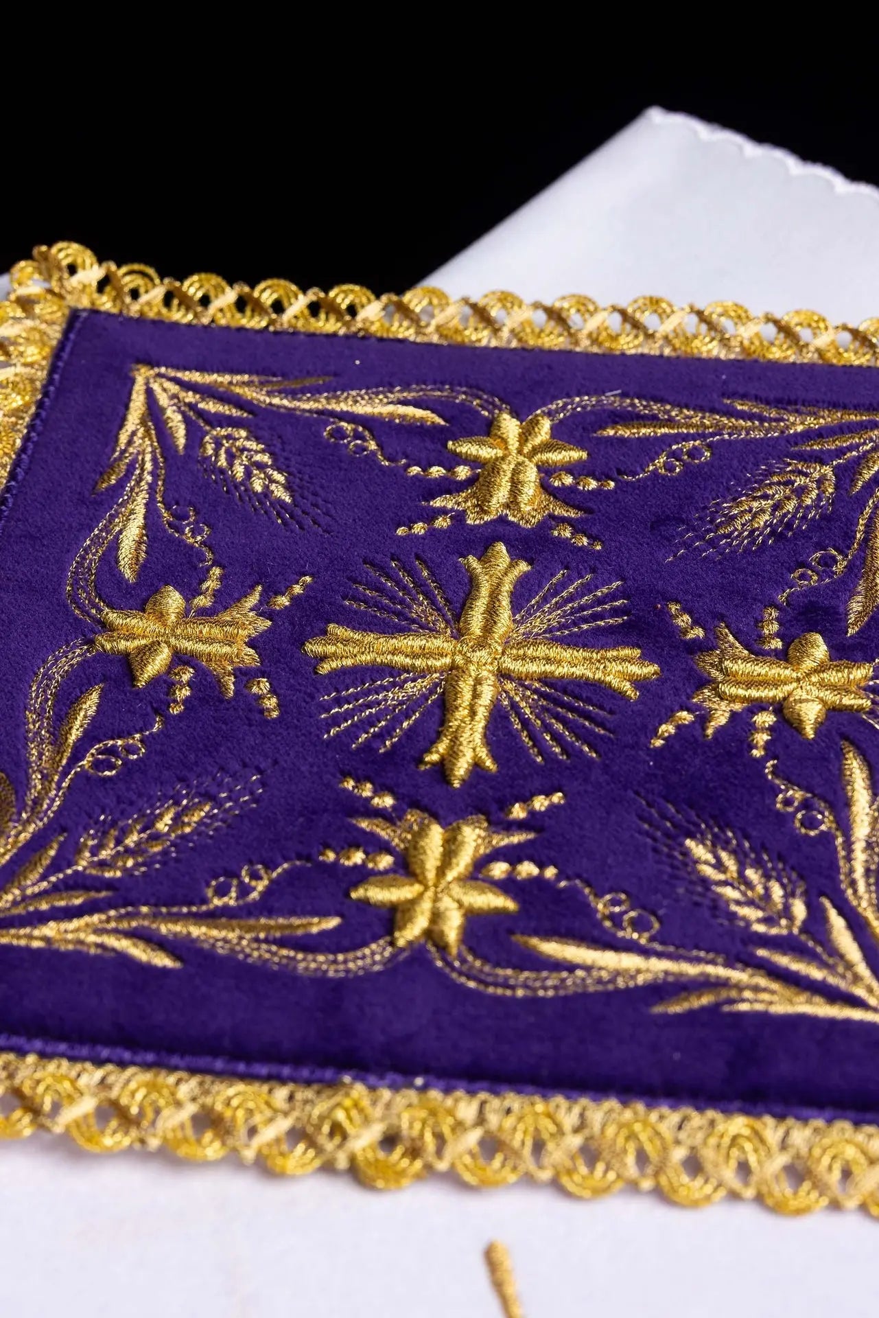 Embroidered velvet cup linen Purple