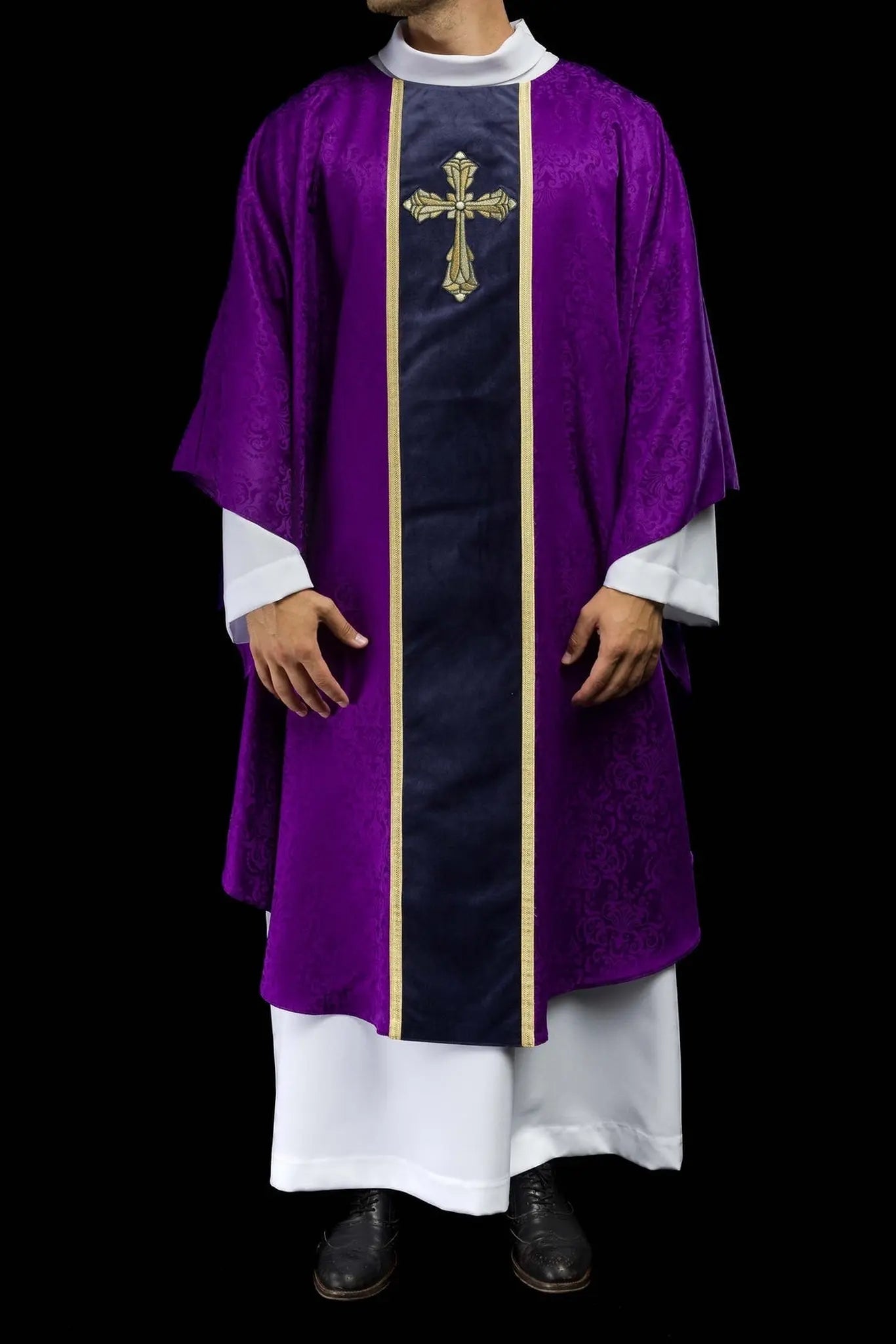 Liturgical purple chasuble with band and embroidered cross on jacquard fabric