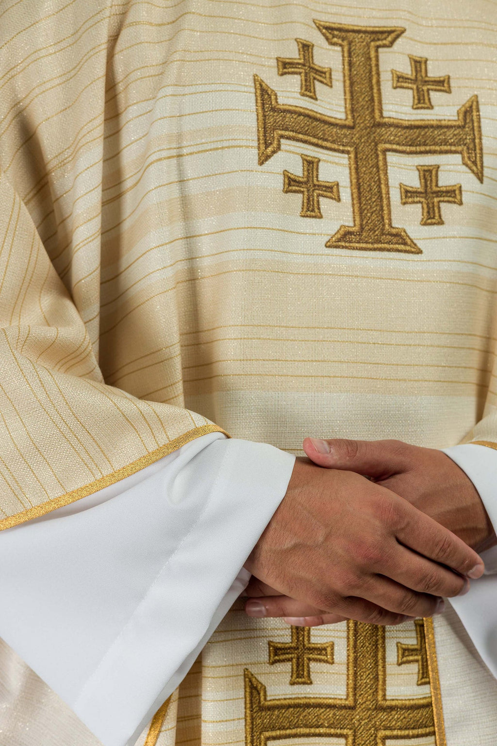 Ornat drukowany z Krzyżem Jerozolimskim ecru