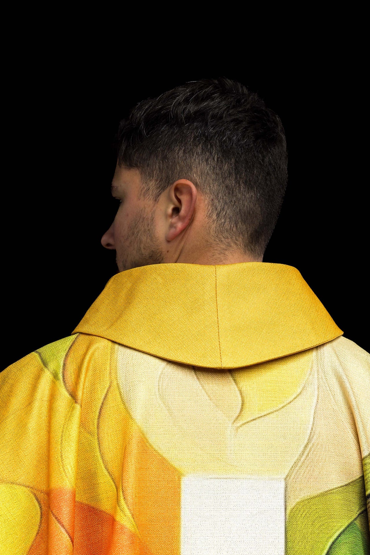 Ornat drukowany wielokolorowy z motywem krzyża - ORNATY.PL