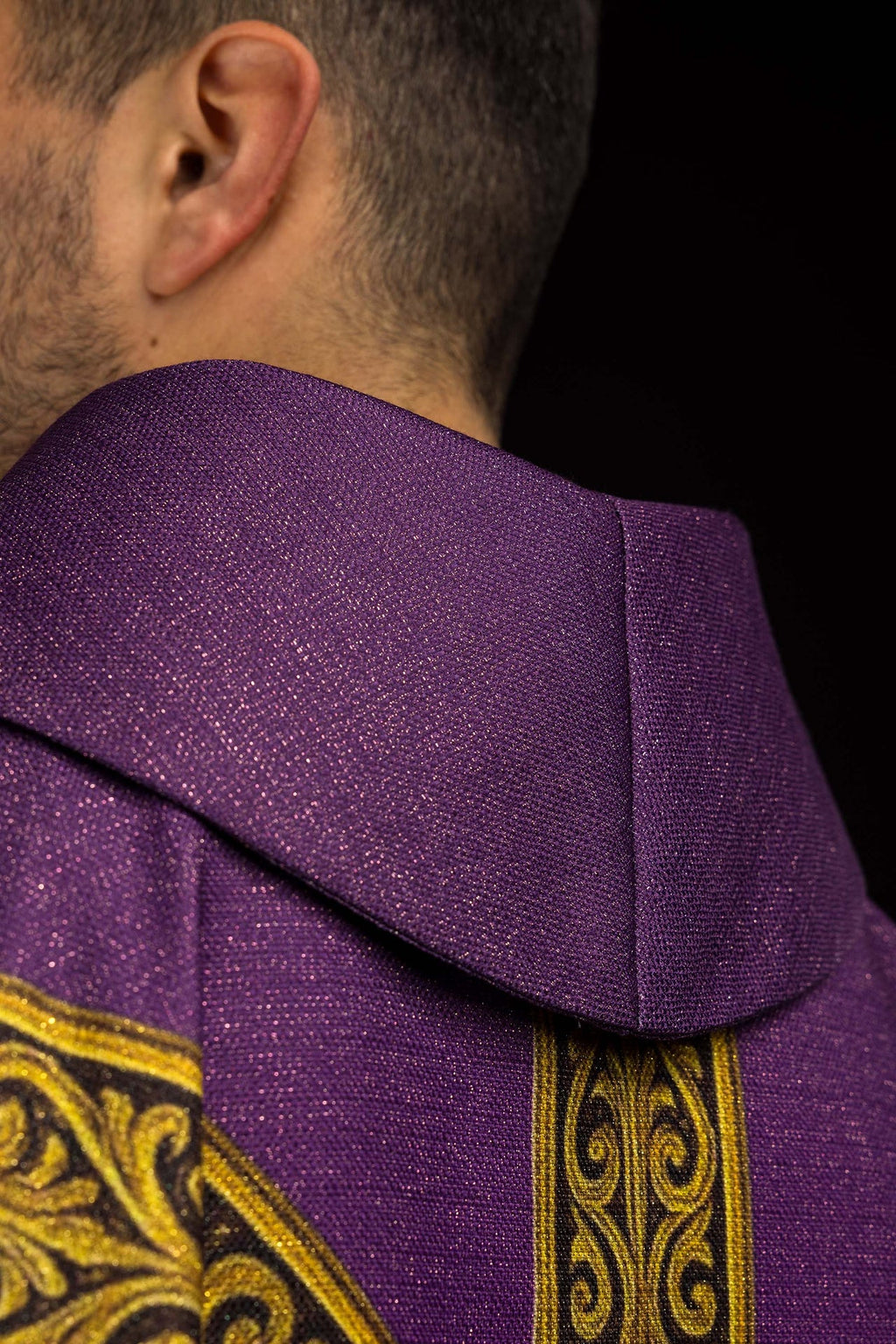 Ornat drukowany Pax fioletowy z bogatym złotym zdobieniem