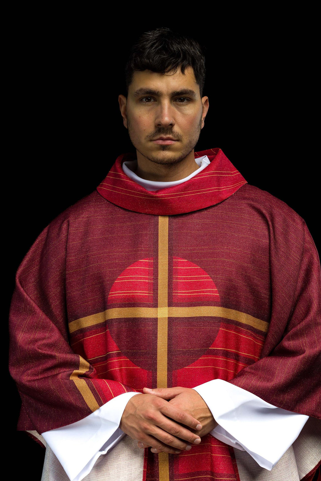 Ornat drukowany czerwony z motywem krzyża