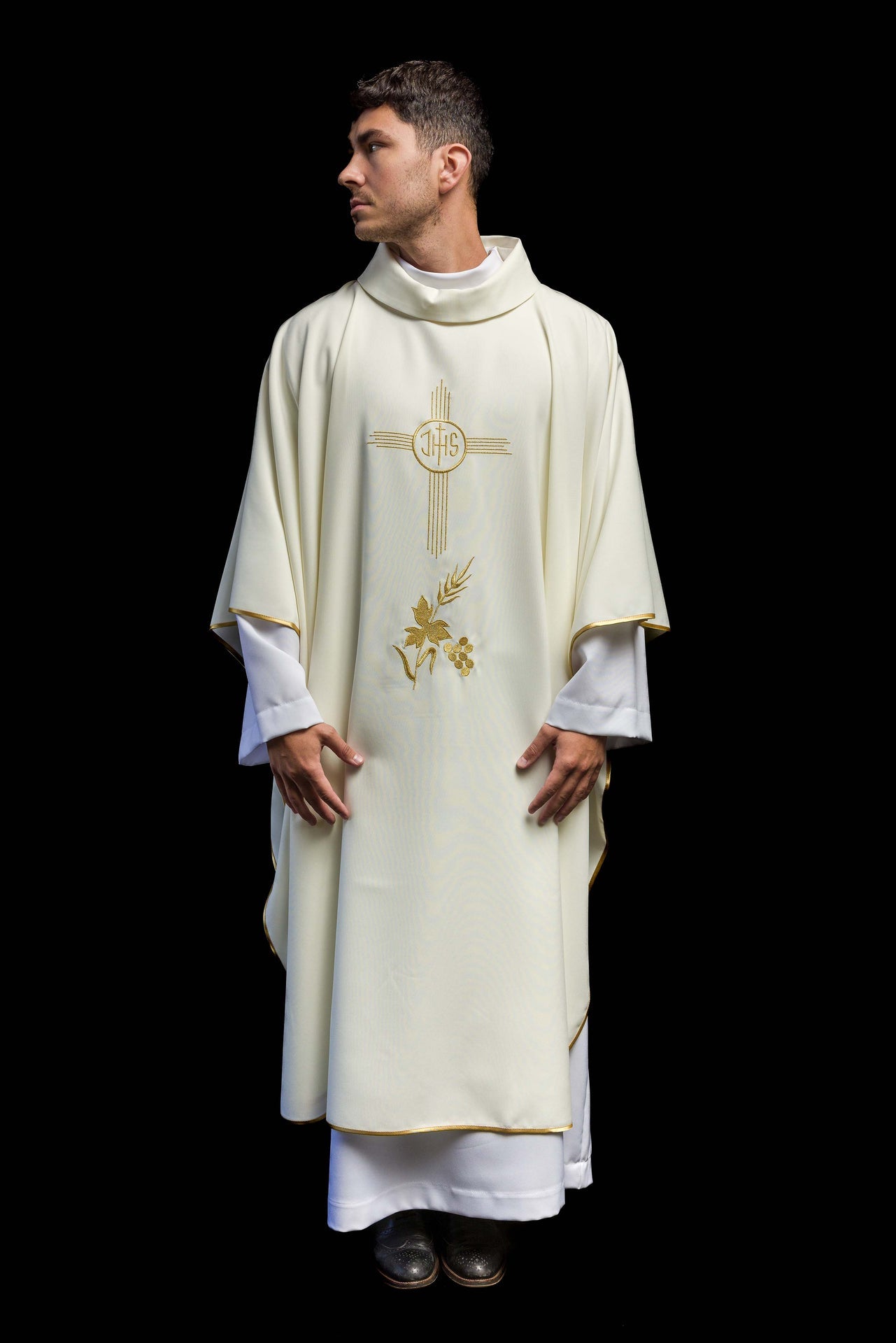Chasuble with IHS embroidery in ecru