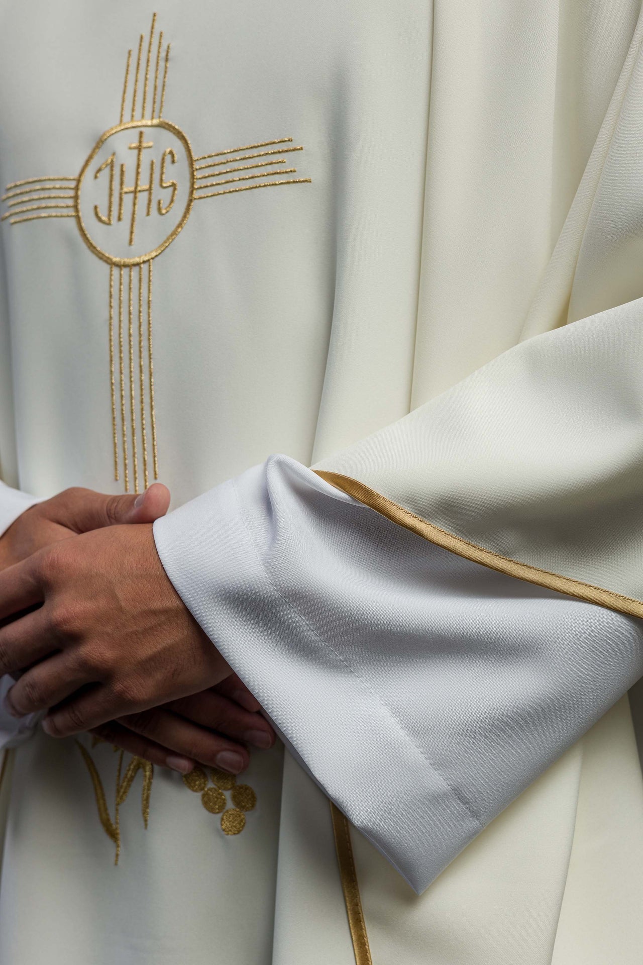 Chasuble with IHS embroidery in ecru