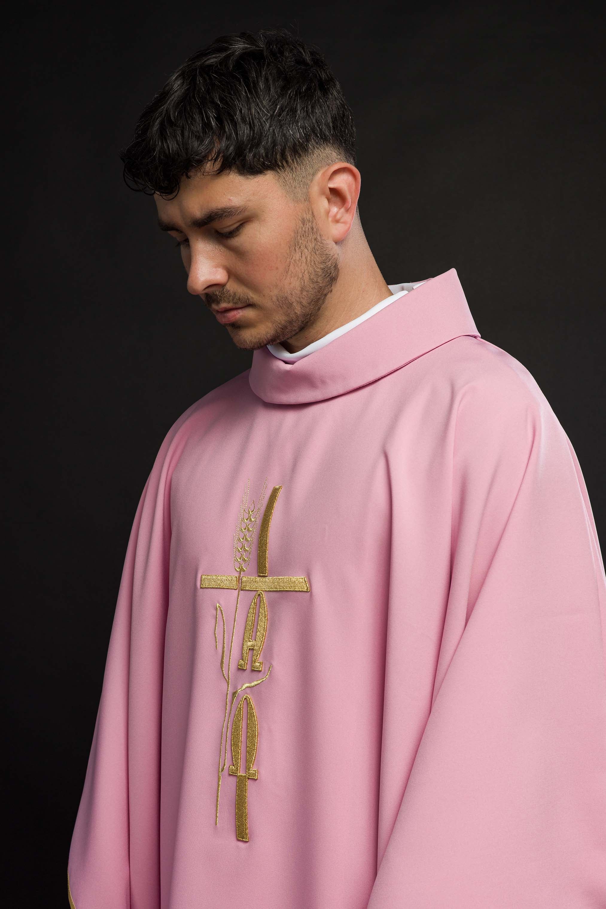 Embroidered chasuble Cross and IHS Pink