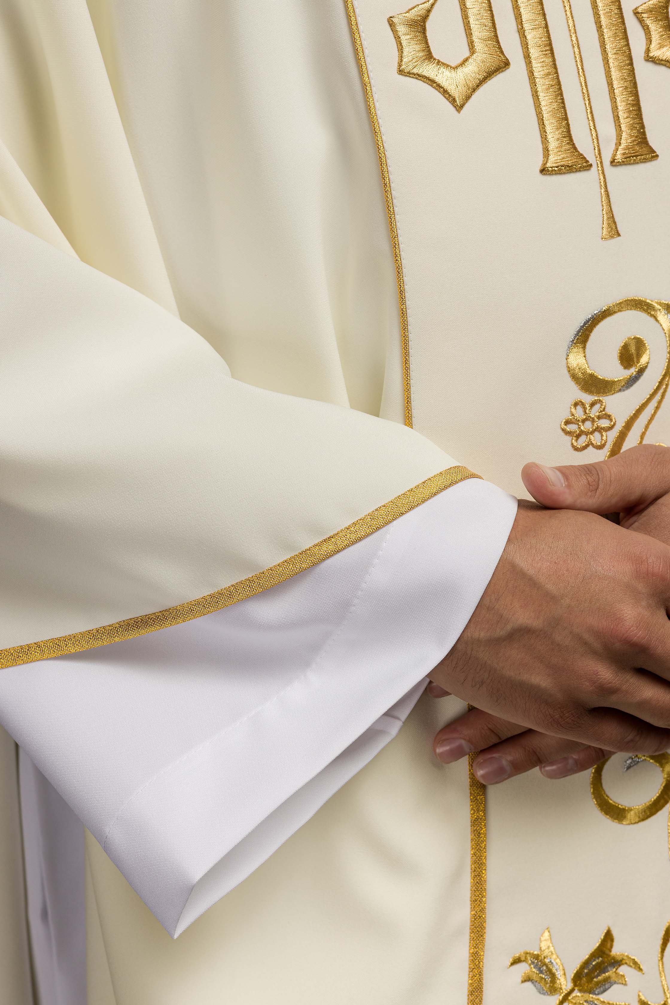 Decorated IHS chasuble in ecru
