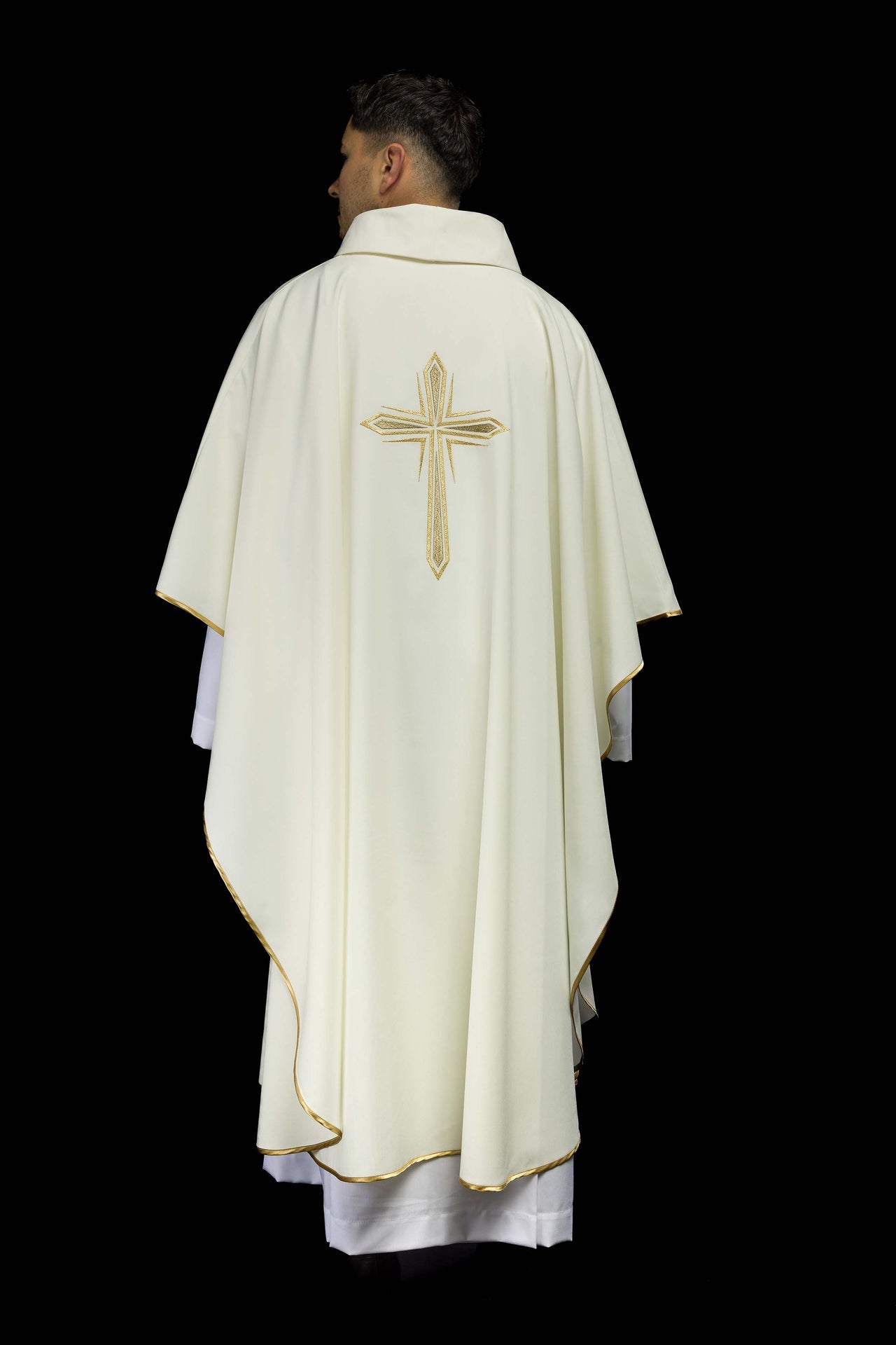 Ornat haftowany z motywem krzyża świętego - ORNATY.PL