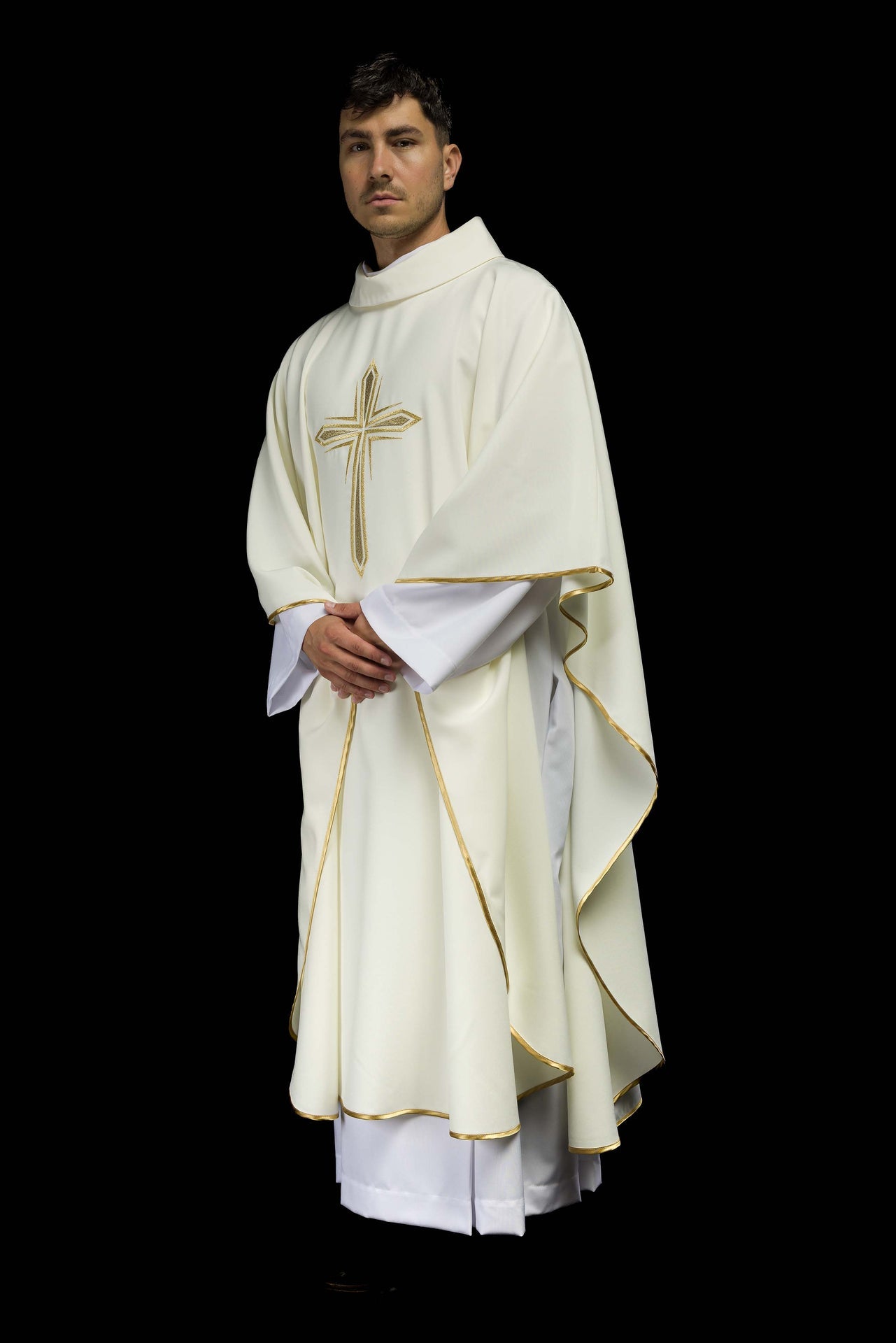 Ornat haftowany z motywem krzyża świętego - ORNATY.PL