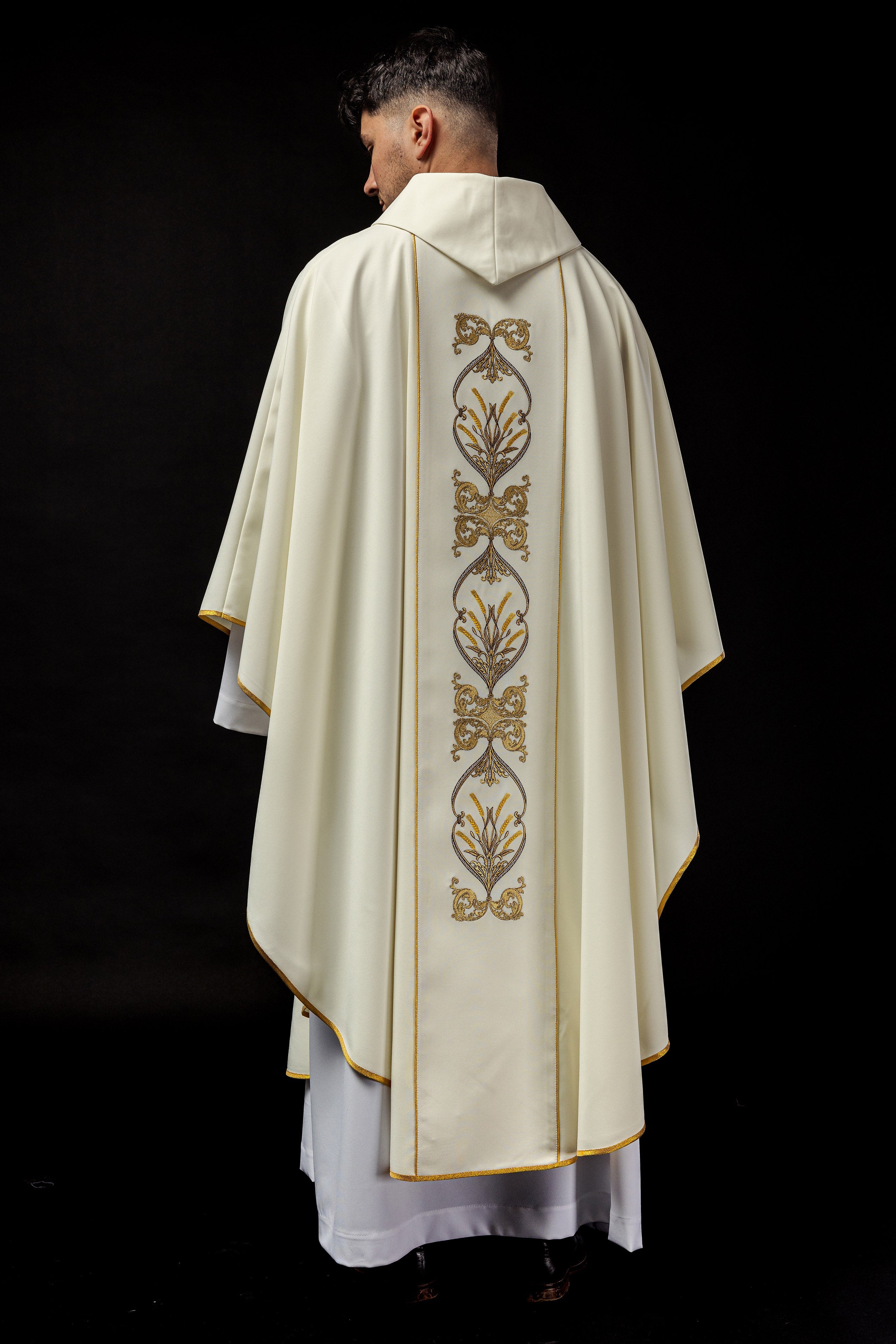 Decorated IHS chasuble in ecru