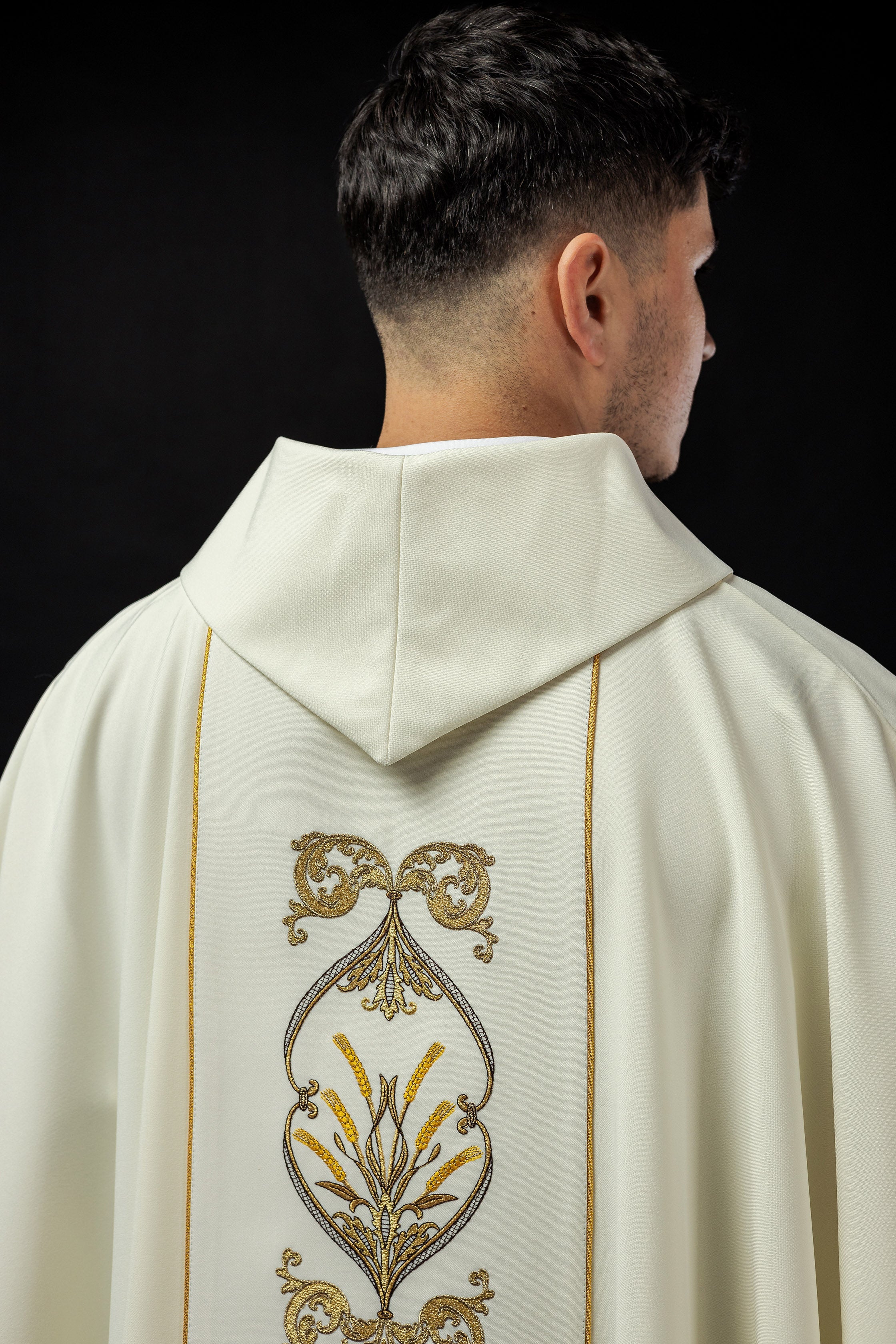 Decorated IHS chasuble in ecru