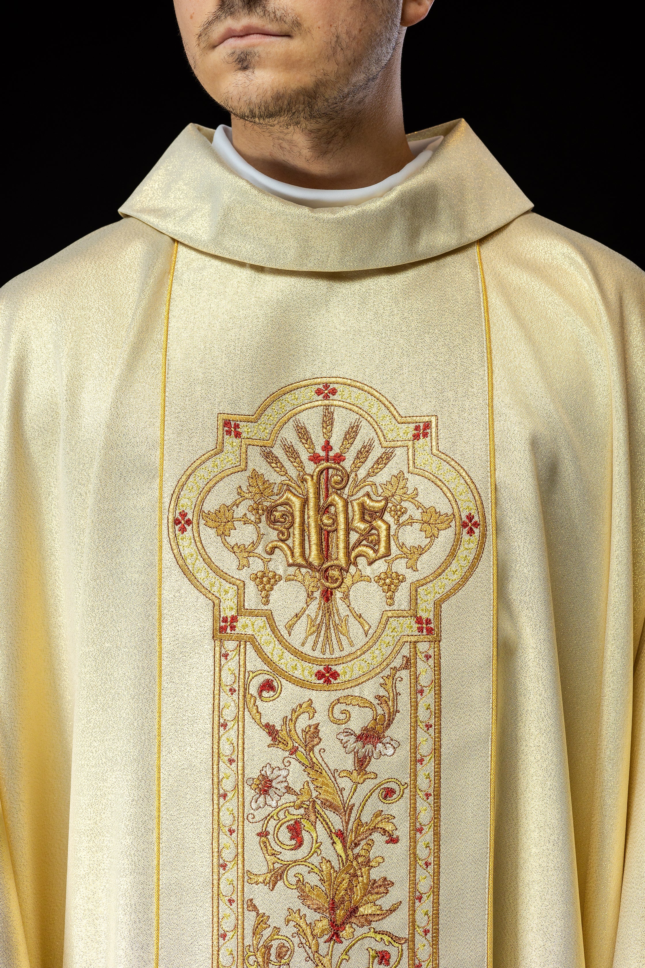 Chasuble richly decorated with IHS motif in gold color