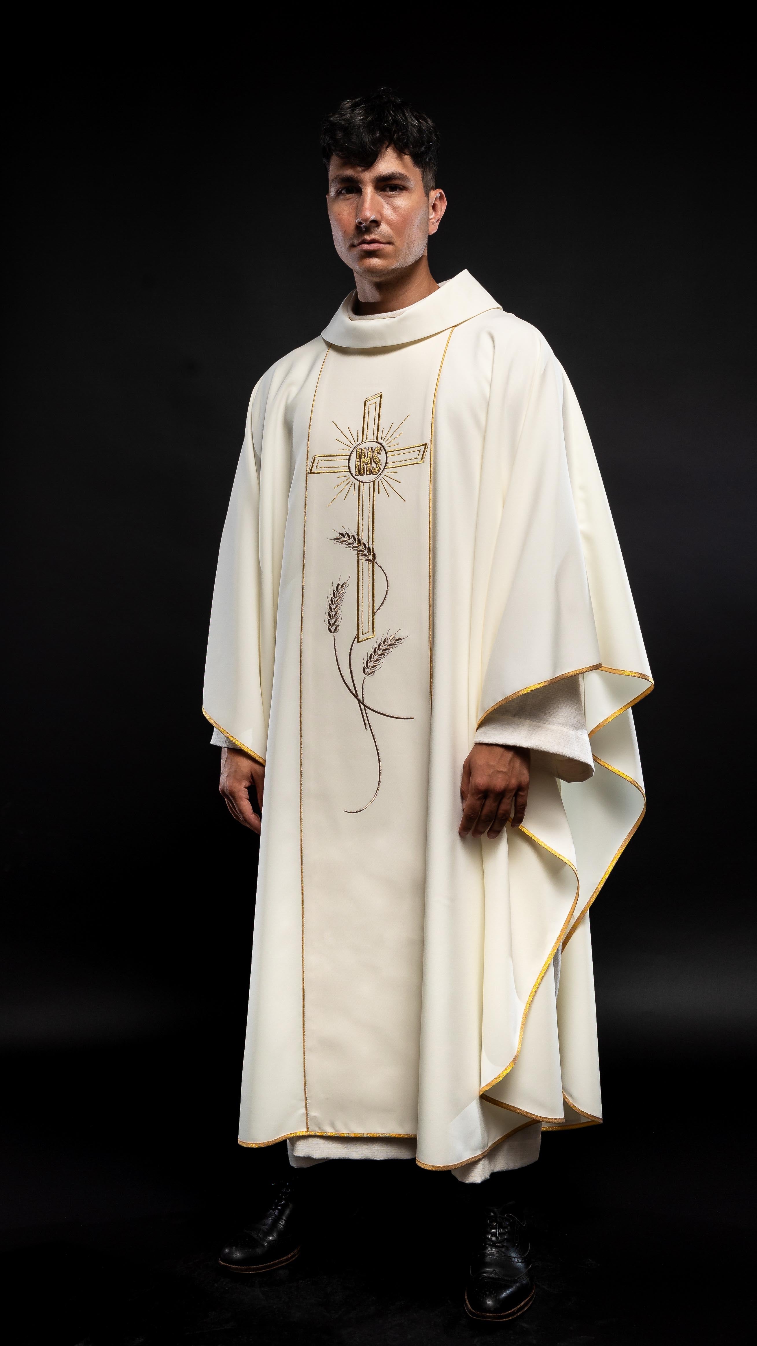 Embroidered chasuble Cross with IHS symbol ecru