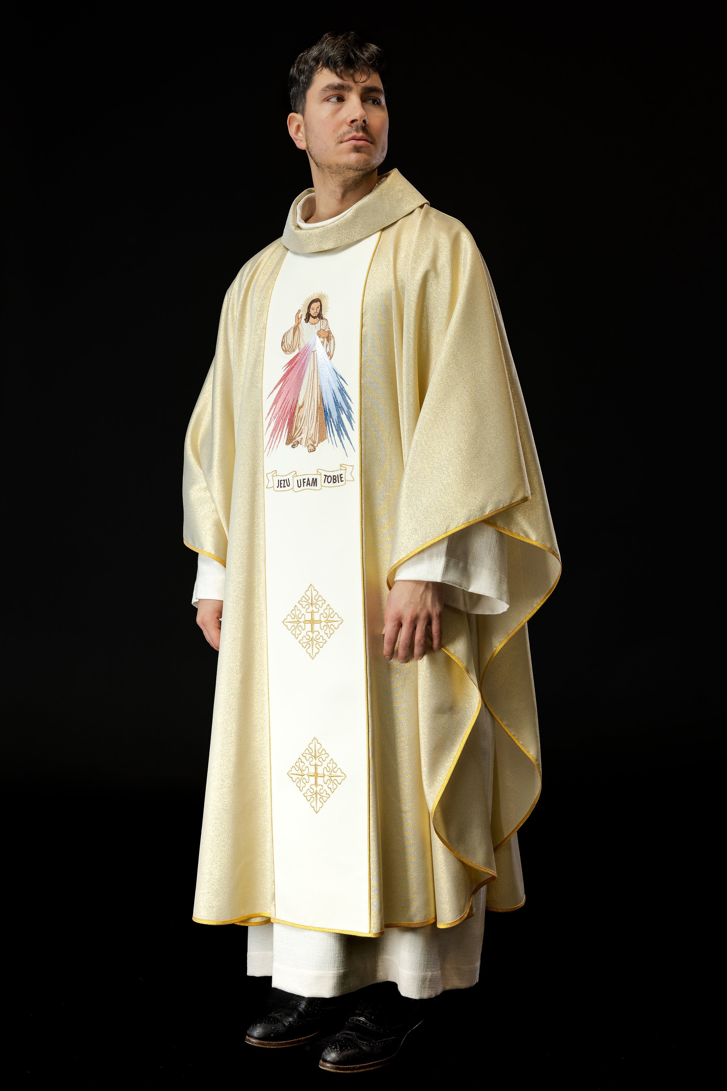 Embroidered chasuble of Jesus the Merciful and IHS in gold