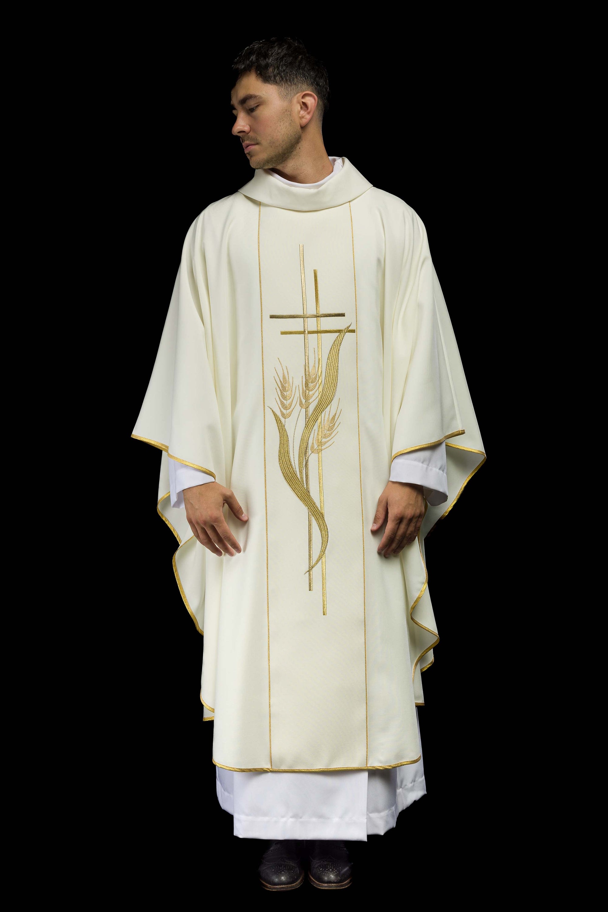 Chasuble embroidered with cross and ear motifs ecru