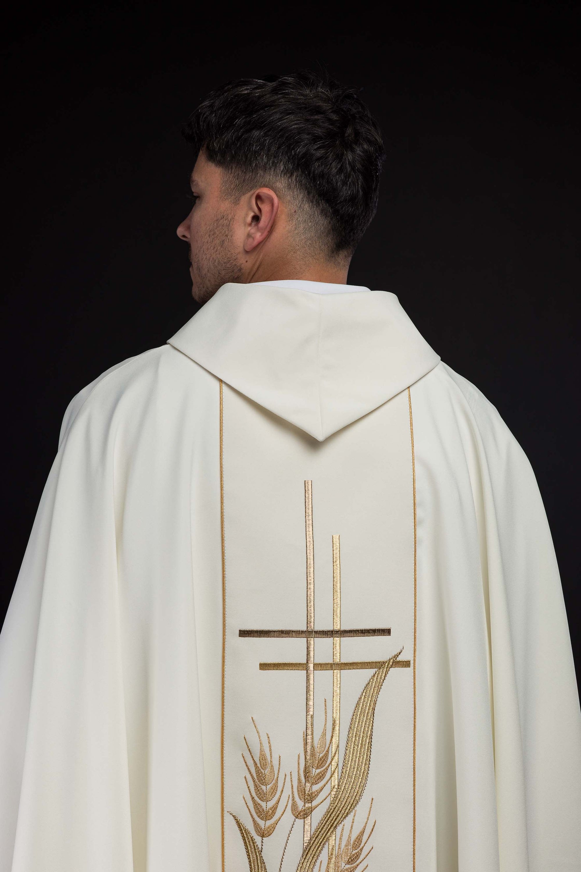 Chasuble embroidered with cross and ear motifs ecru
