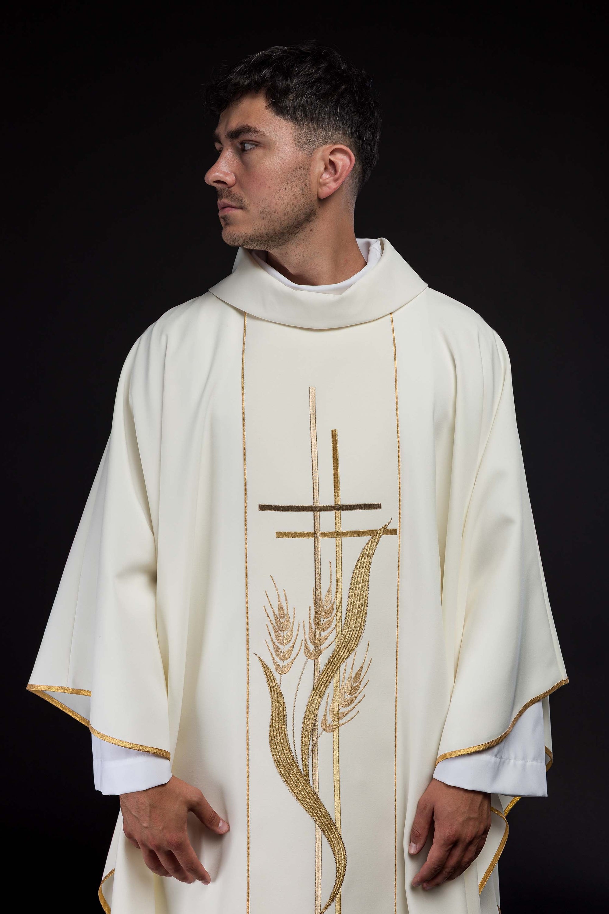 Chasuble embroidered with cross and ear motifs ecru