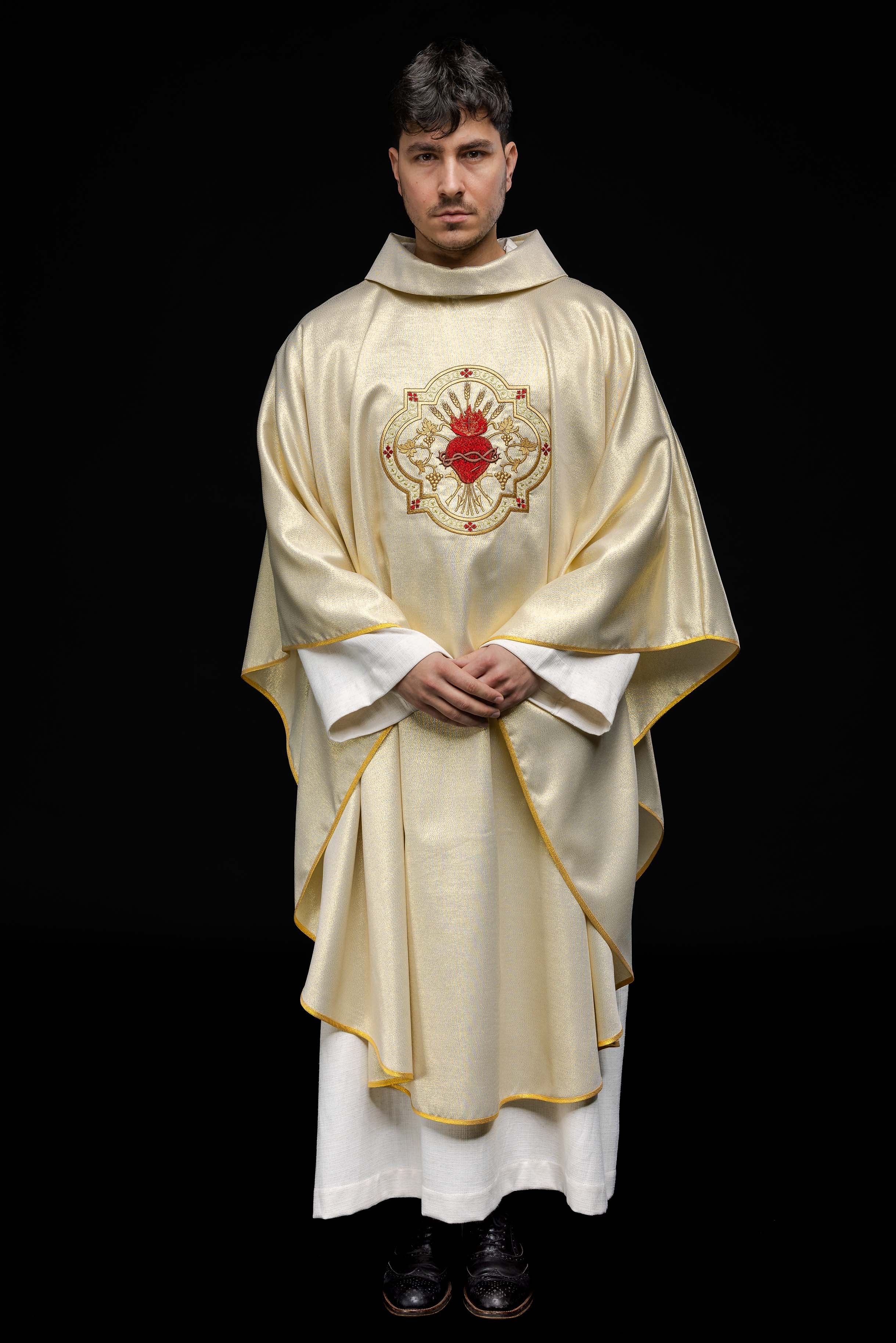 Gold chasuble embroidered with the motif of the Heart of Jesus and the Chalice