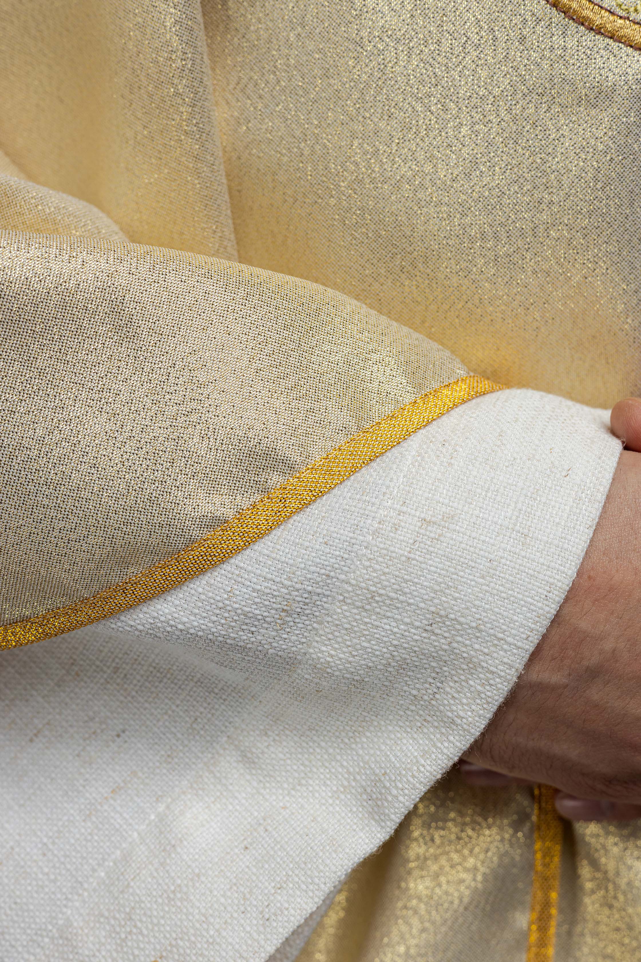 Gold chasuble embroidered with the motif of the Heart of Jesus and the Chalice