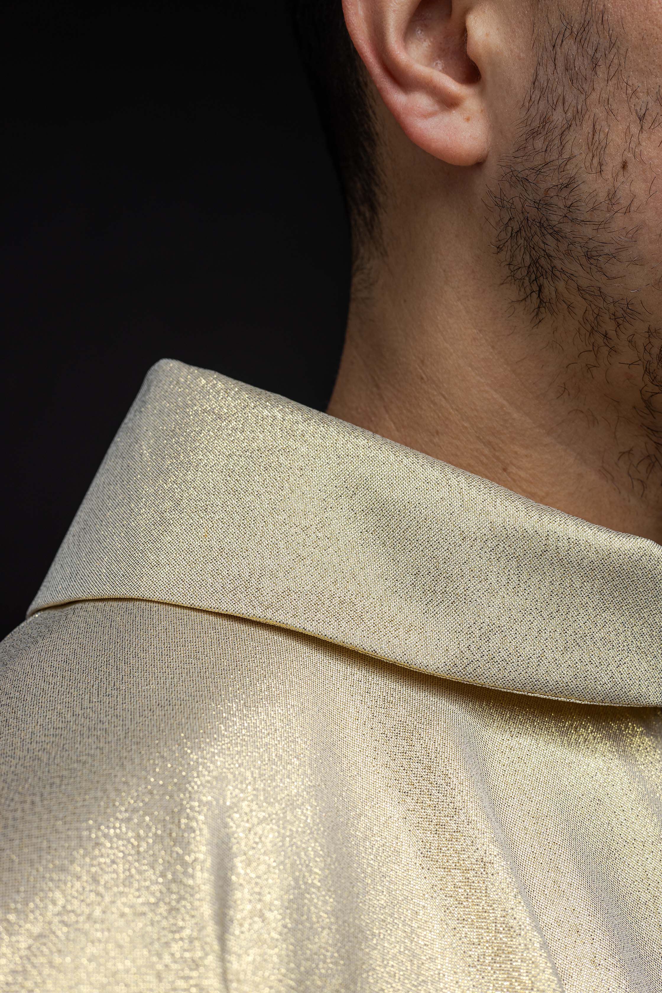 Gold chasuble embroidered with the motif of the Heart of Jesus and the Chalice