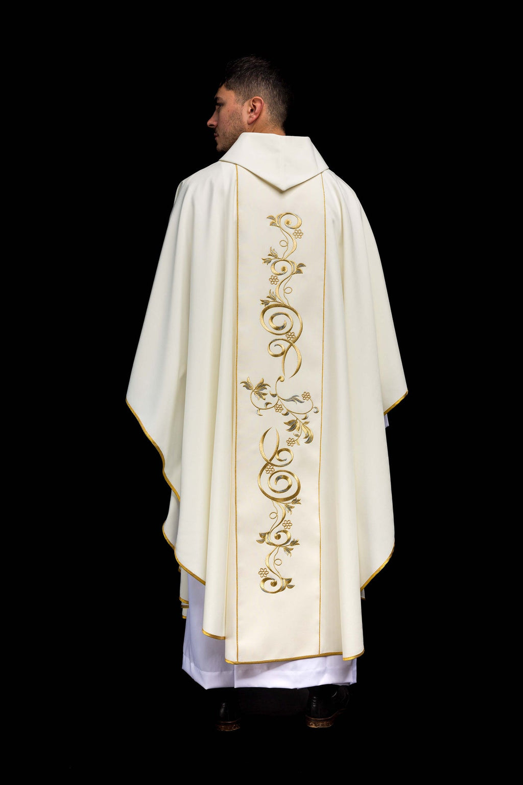 Ecru chasuble with the image of Jesus the Good Shepherd