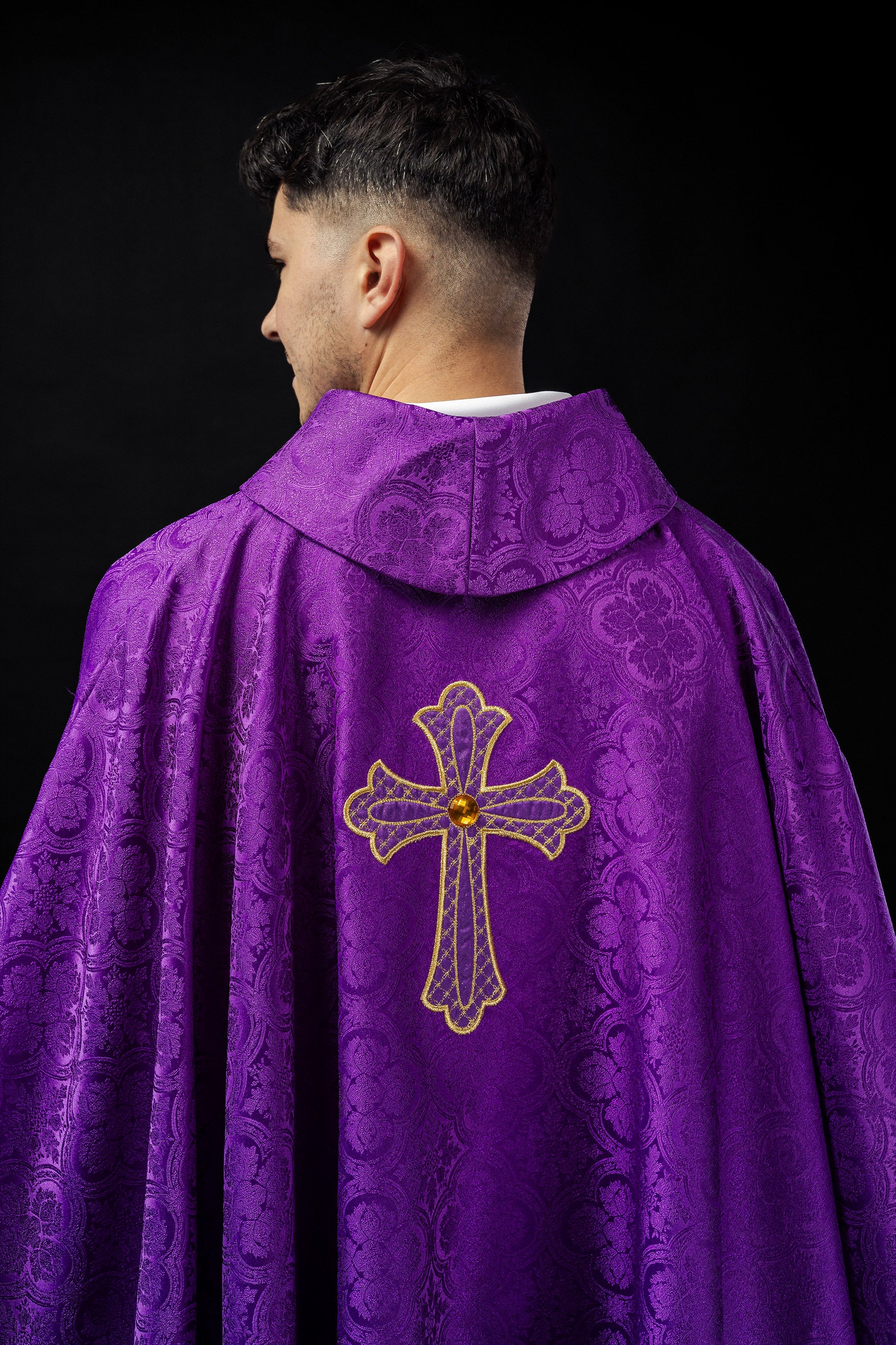 Embroidered chasuble with symbol of the cross Purple