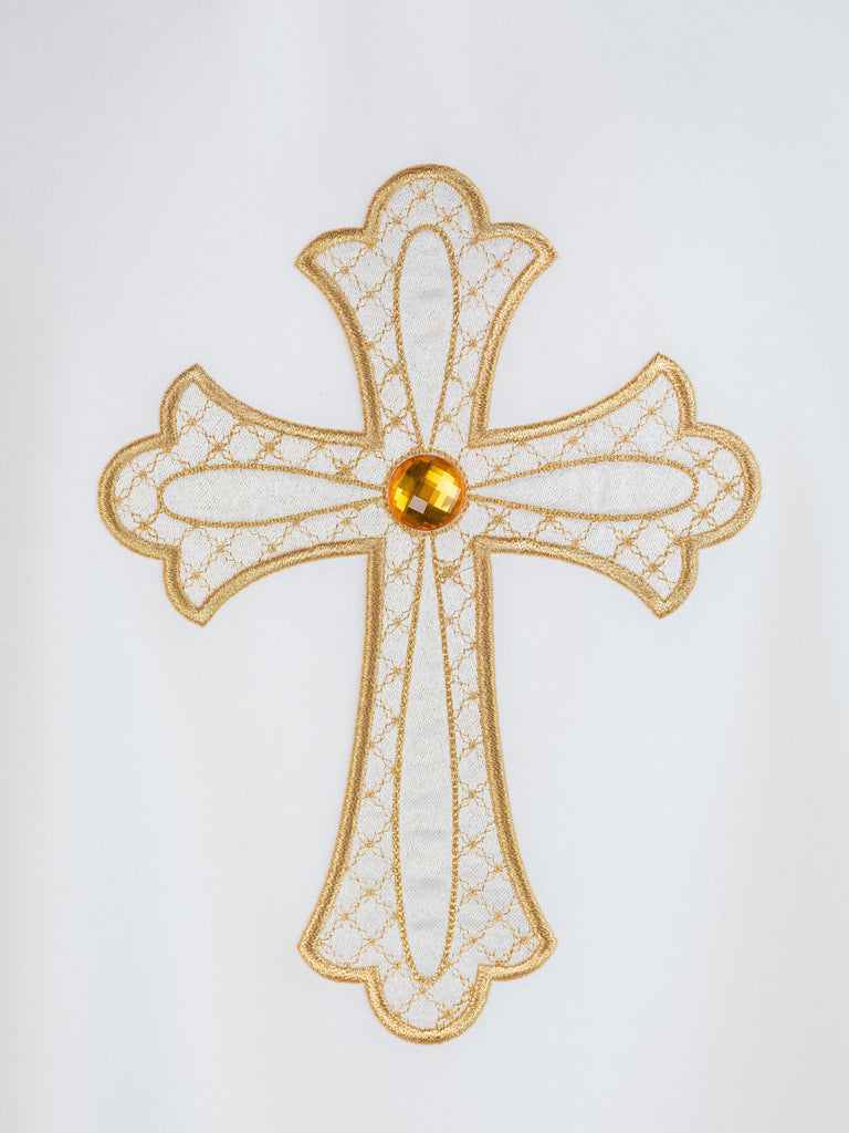 Ornat haftowany z symbolem krzyża w kolorze ecru