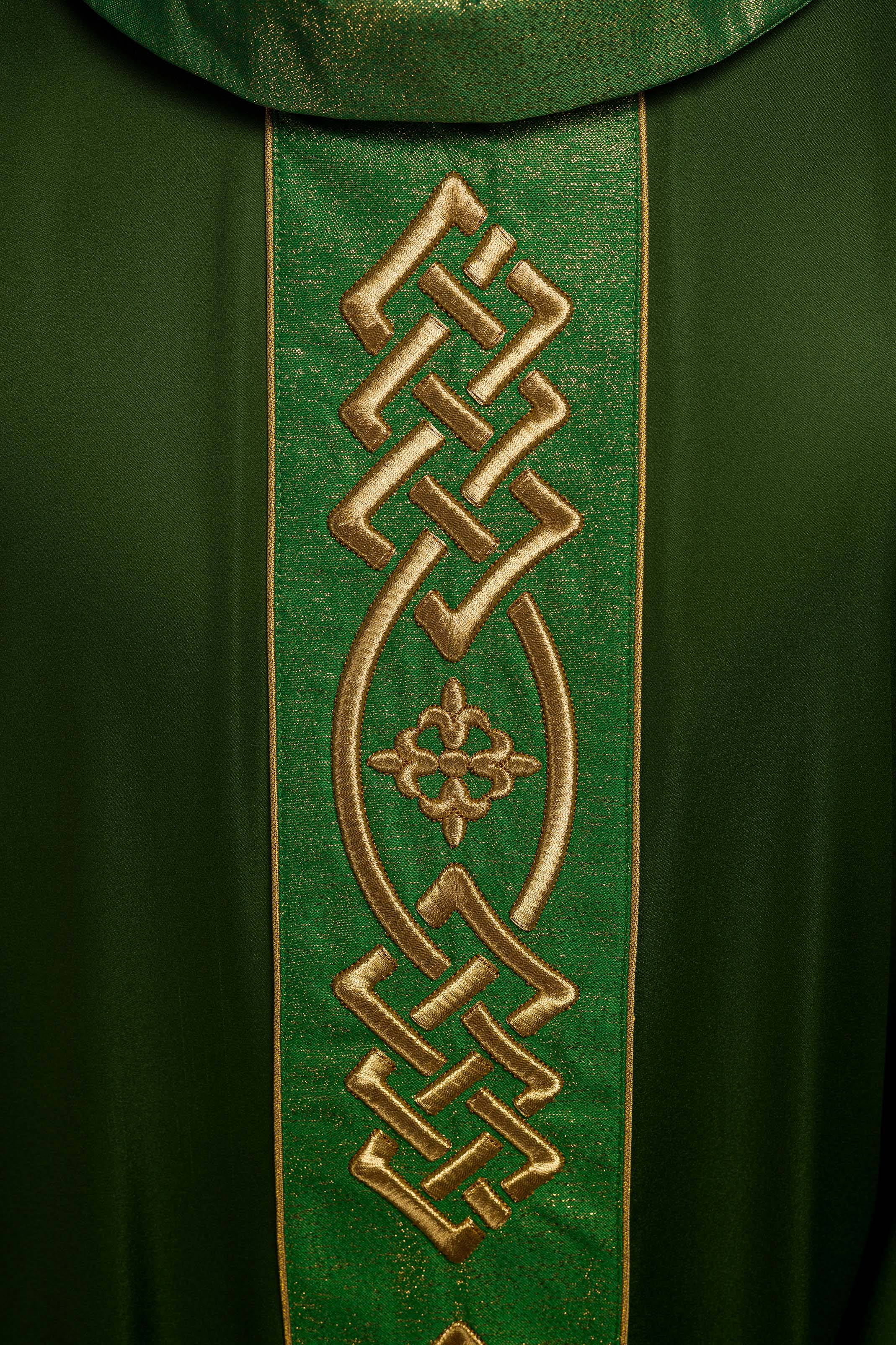 Embroidered chasuble Green Decorative Belt with Crosses