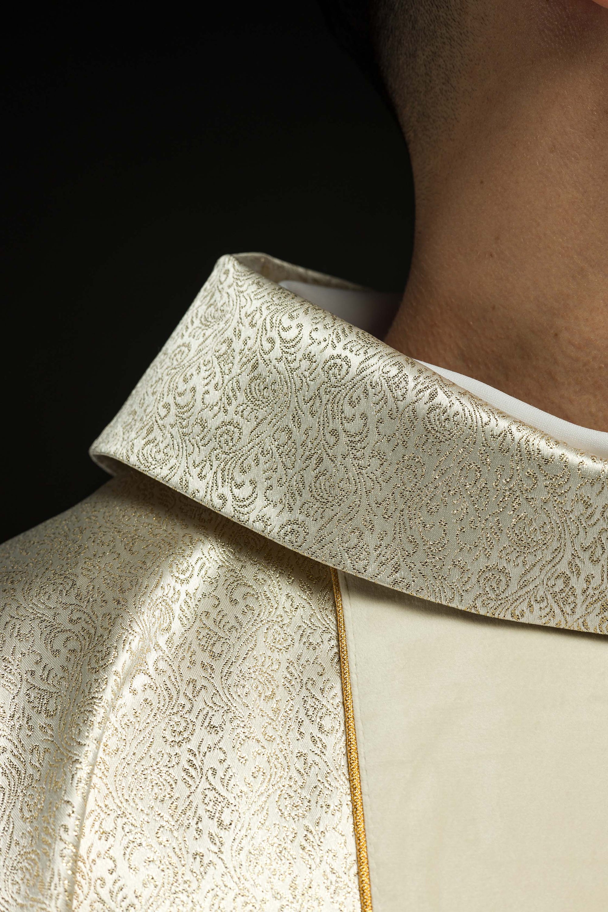 Embroidered chasuble with the image of the Holy Family on gold fabric
