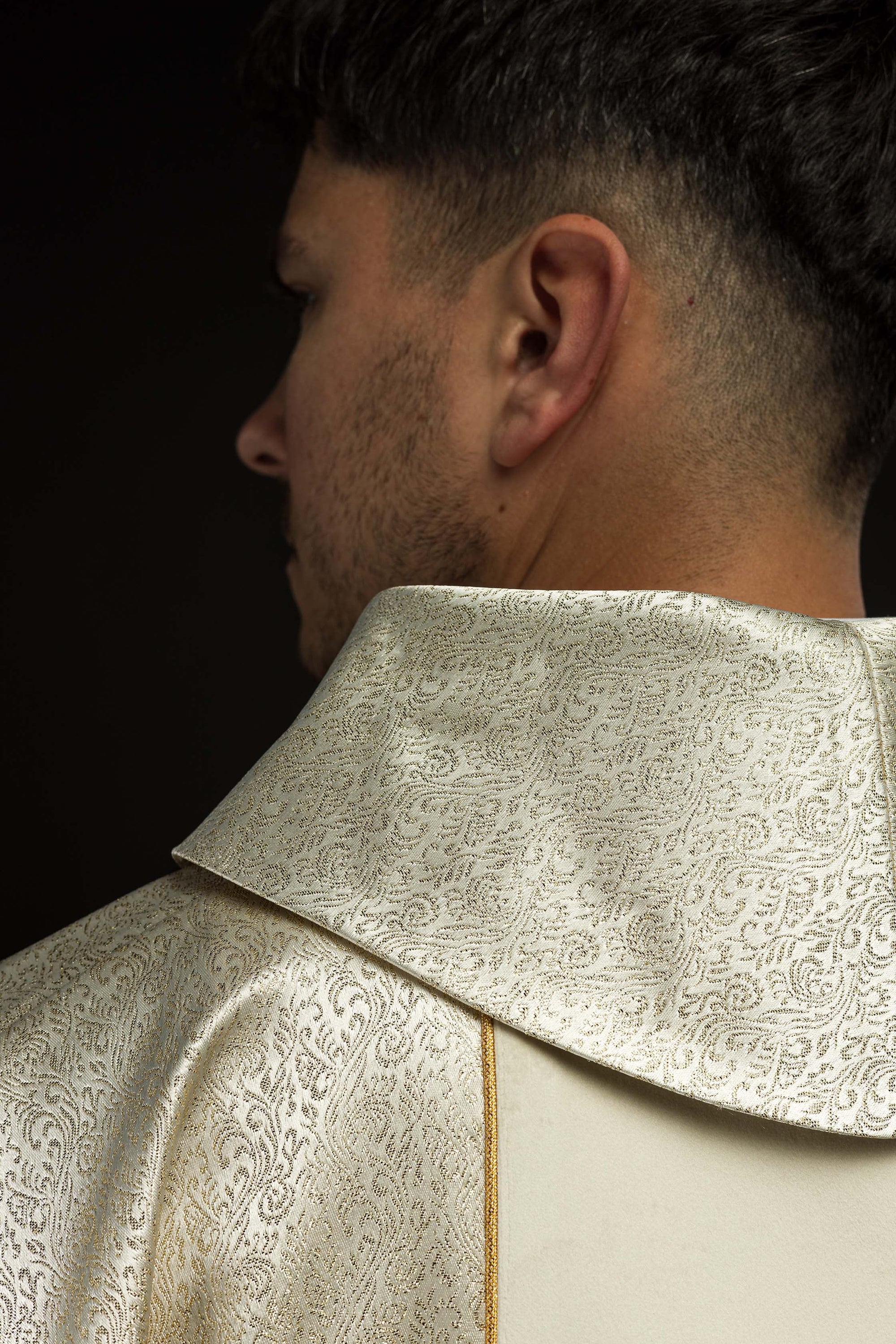 Embroidered chasuble with the image of the Holy Family on gold fabric