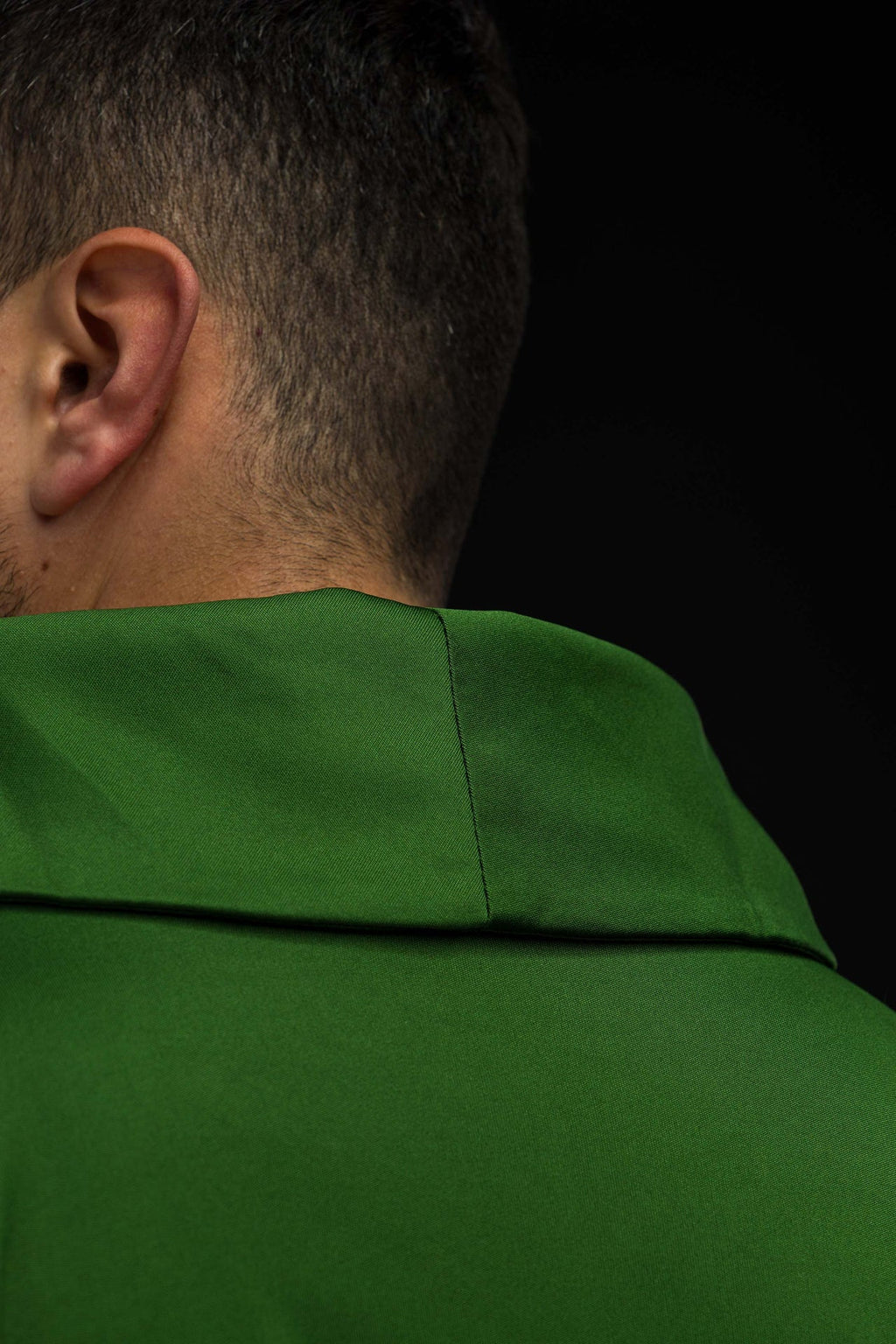 Chasuble embroidered cross green lightweight knitted fabric SACROLITE