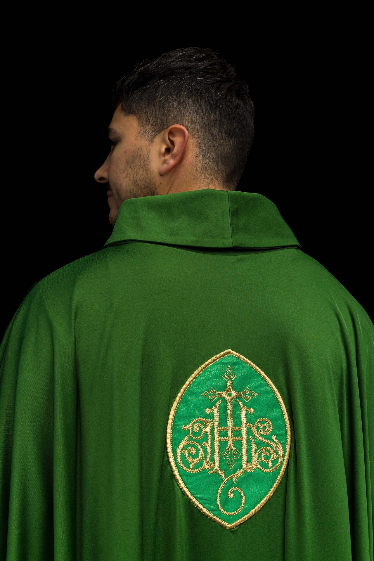 Chasuble embroidered with IHS lightweight SACROLITE knitted fabric