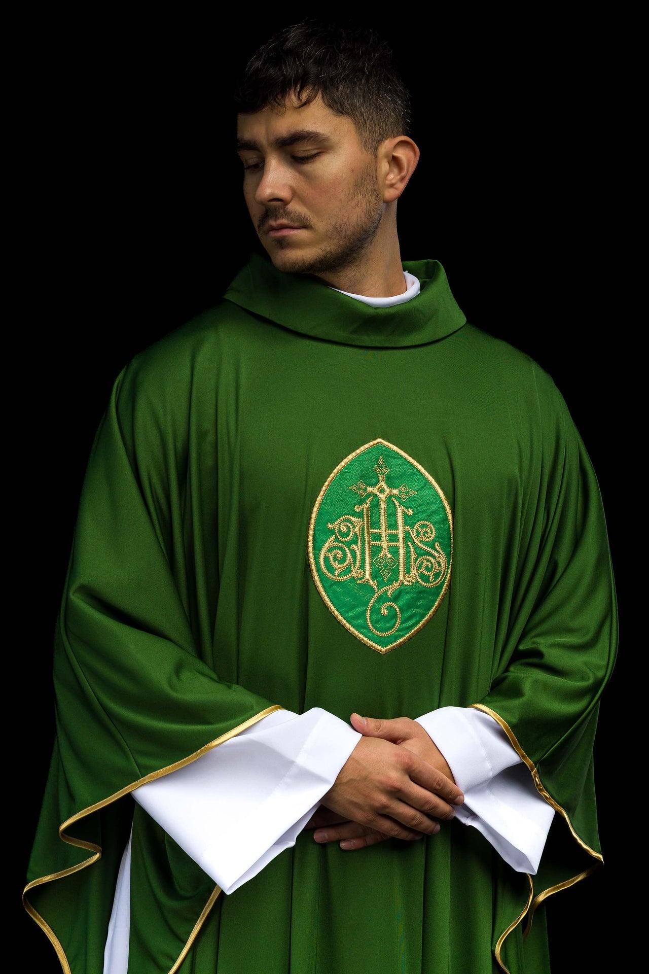 Chasuble embroidered with IHS lightweight SACROLITE knitted fabric