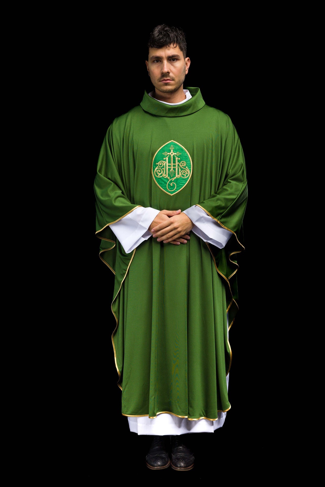Chasuble embroidered with IHS lightweight SACROLITE knitted fabric