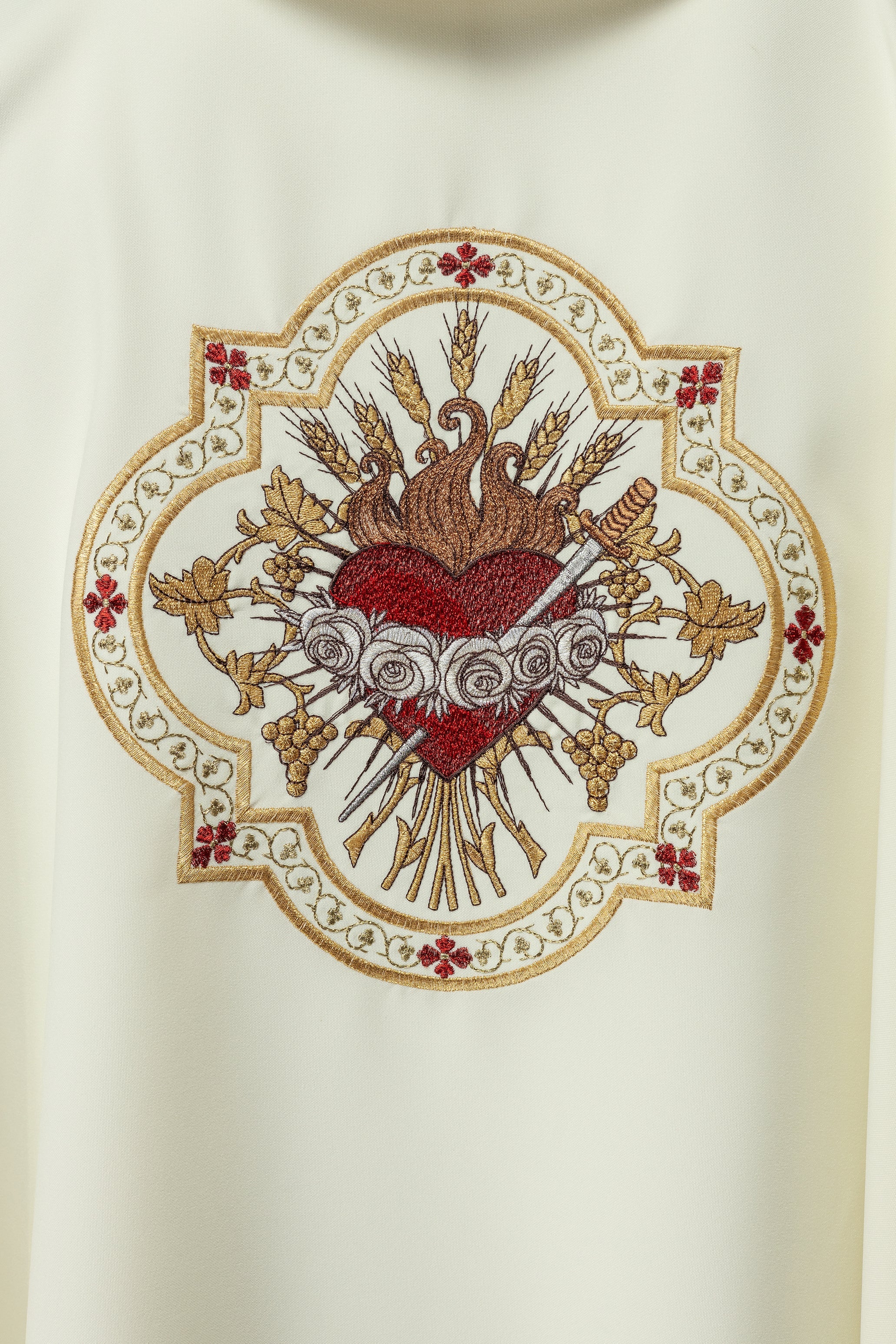 Embroidered chasuble with the motif of the Heart of Mary