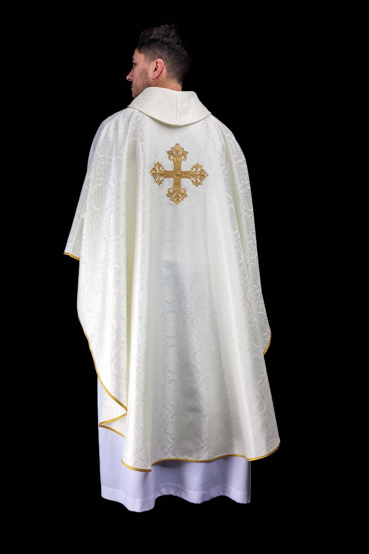 Ecru ornat z krzyżem tkanina żakardowa - ORNATY.PL