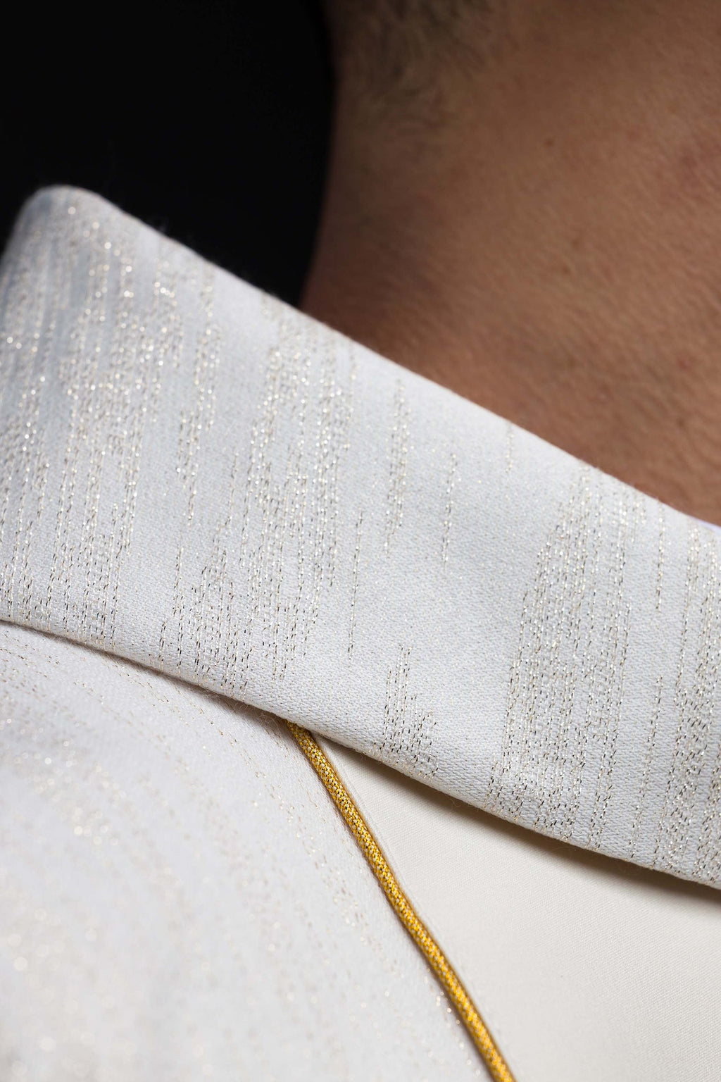 Ornat haftowany z pasem i Krzyżami Jerozolimskimi ecru - ORNATY.PL